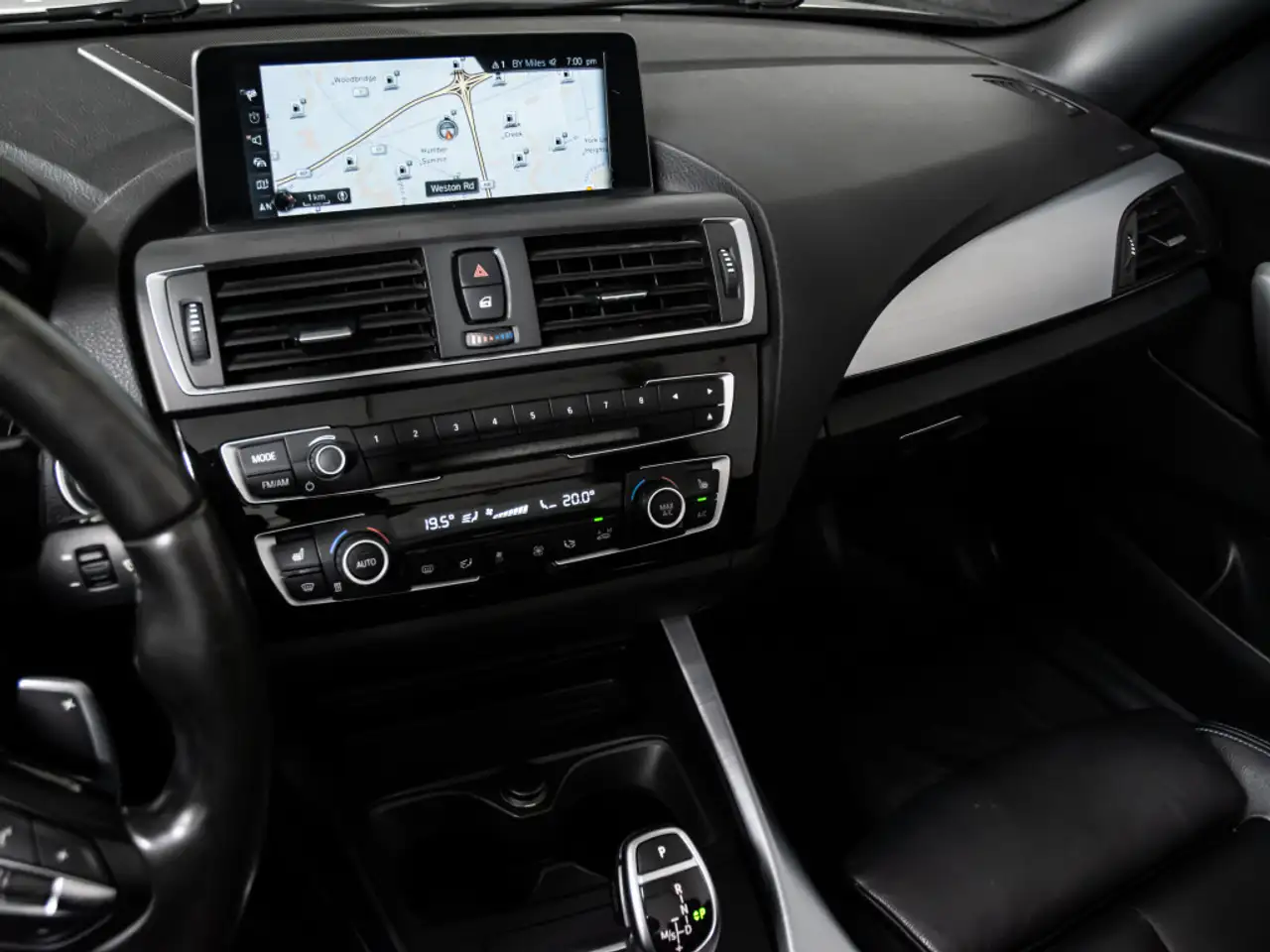BMW 2 Series снимка BMW 2 Series
