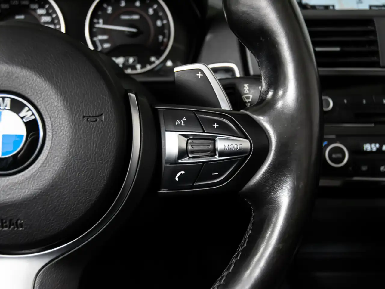 BMW 2 Series снимка BMW 2 Series