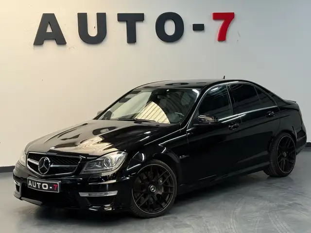 Mercedes-Benz C 63 AMG 2011 Face-lift!
