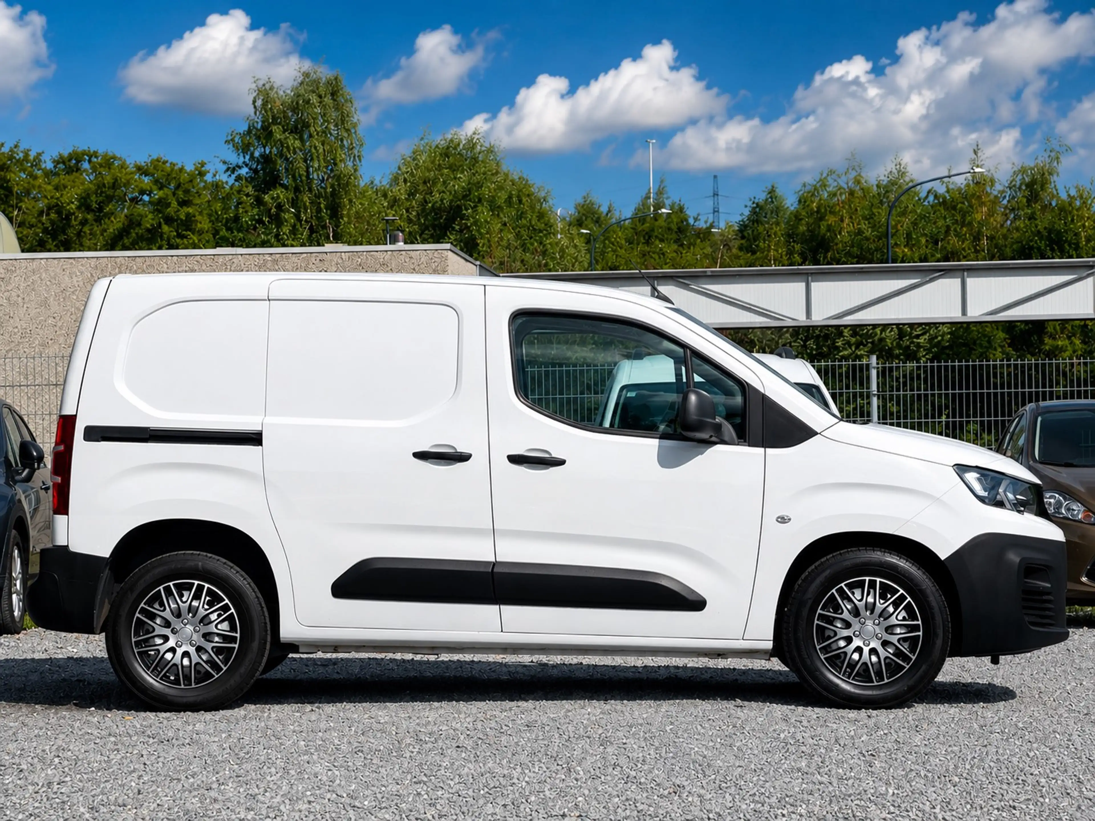 Peugeot Partner 1.6 BlueHDi * TRES PROPRE * GARANTIE 12MOIS — photo 3