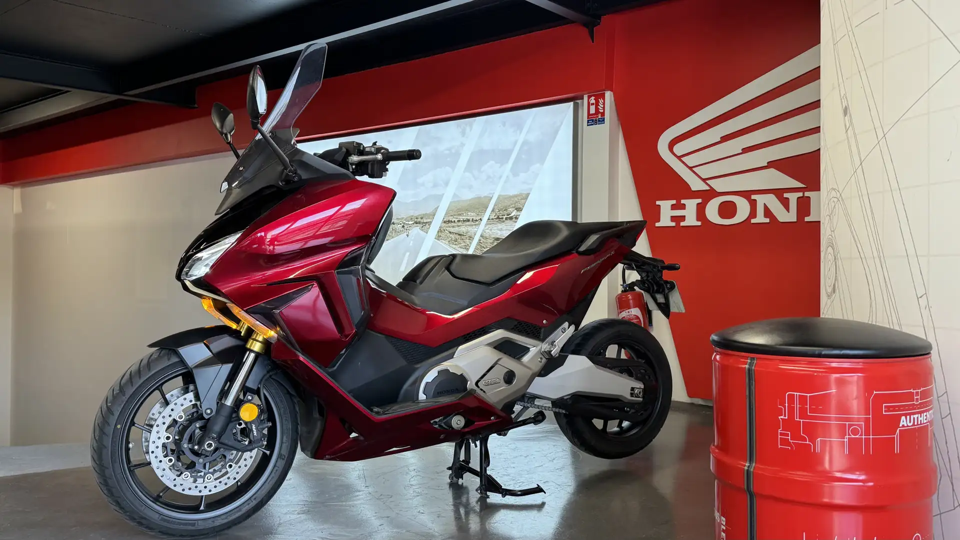 Honda Forza 750 Roşu - 1