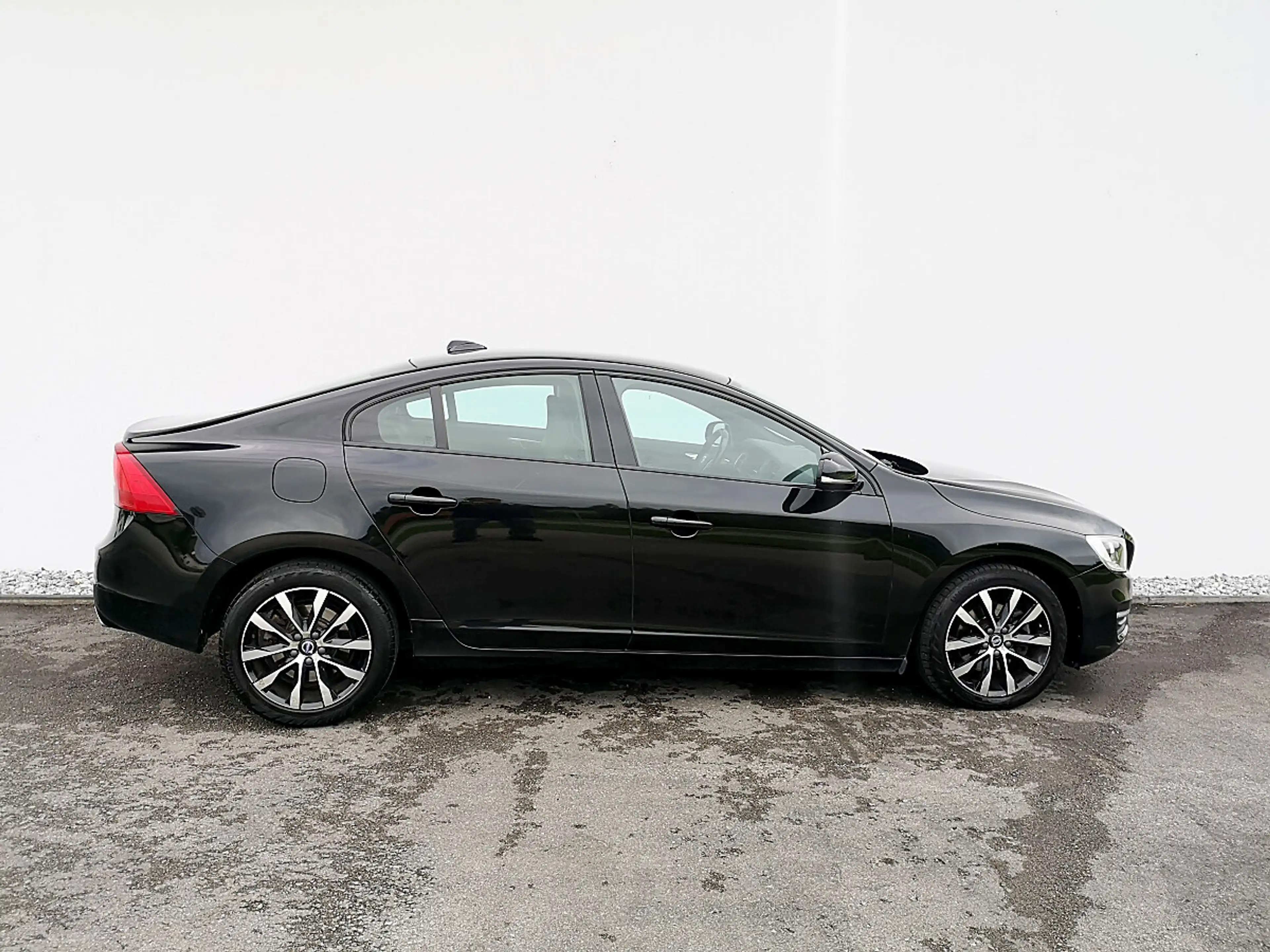 Volvo S60 D2 Dynamic Edition 4d — photo 9
