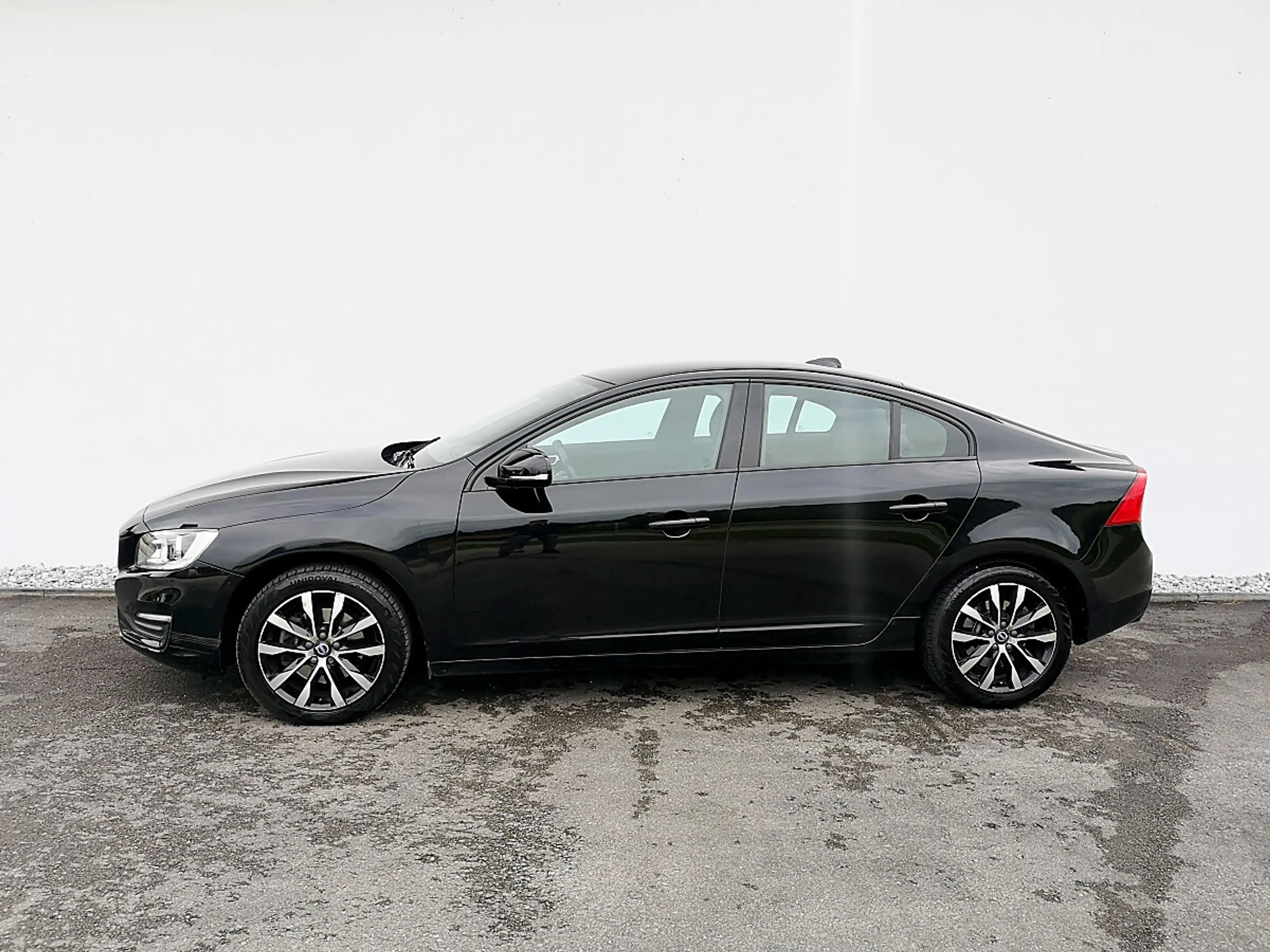 Volvo S60 D2 Dynamic Edition 4d — photo 6
