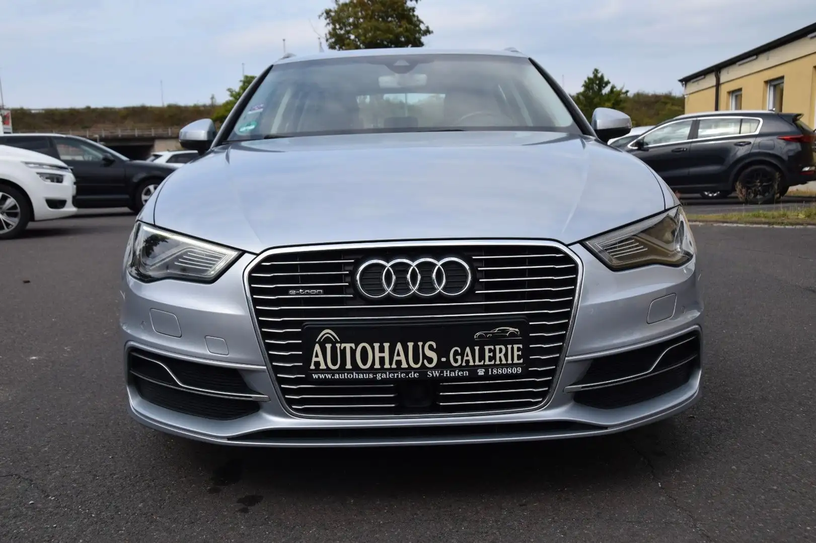 Audi A3 Sportback e-tron*LED*ACC*TEILLEDER*NAVI Silber - 2