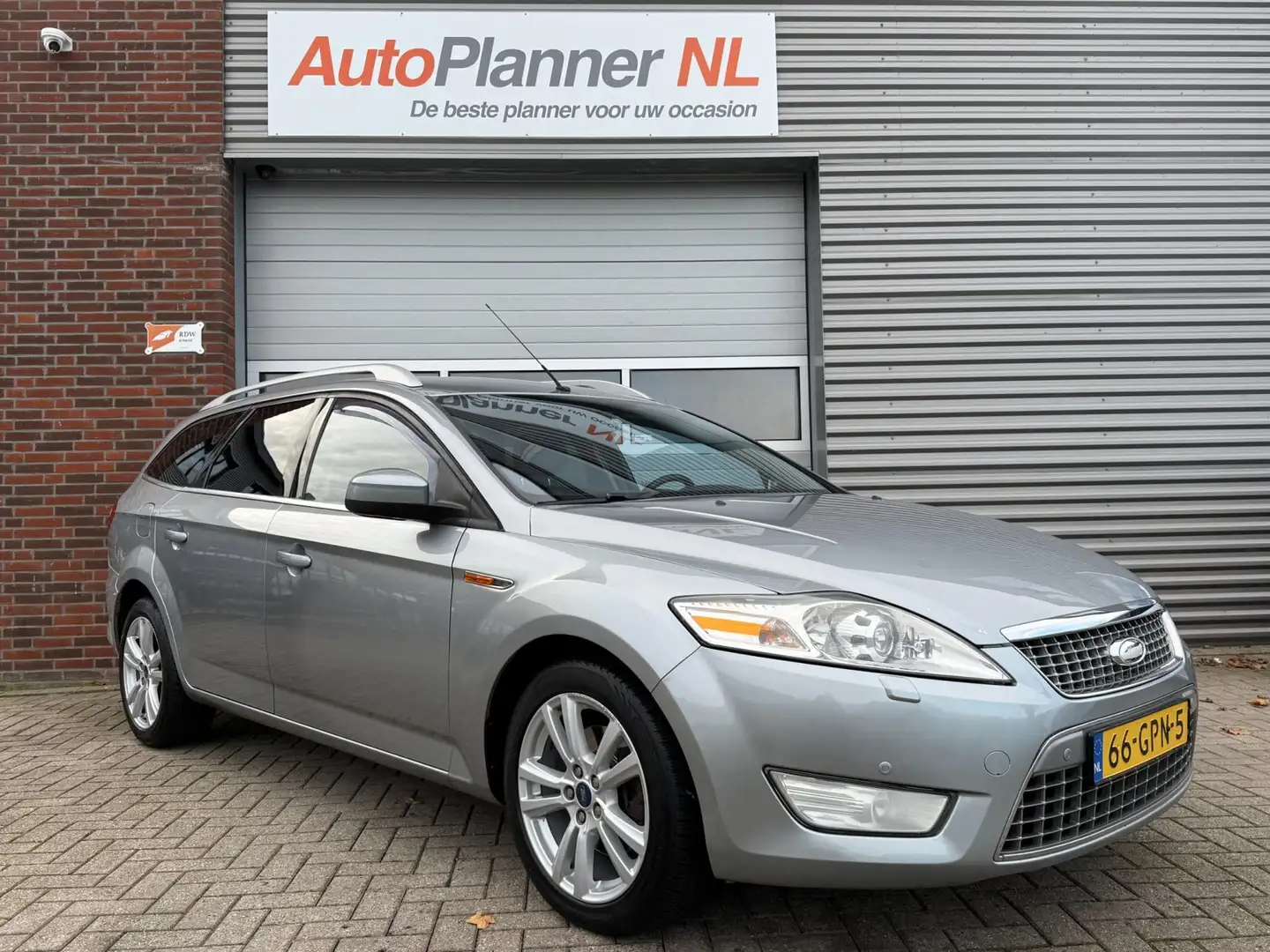 Ford Mondeo Wagon 2.3-16V Titanium! Clima! Cruise! Nwe APK! Grijs - 1