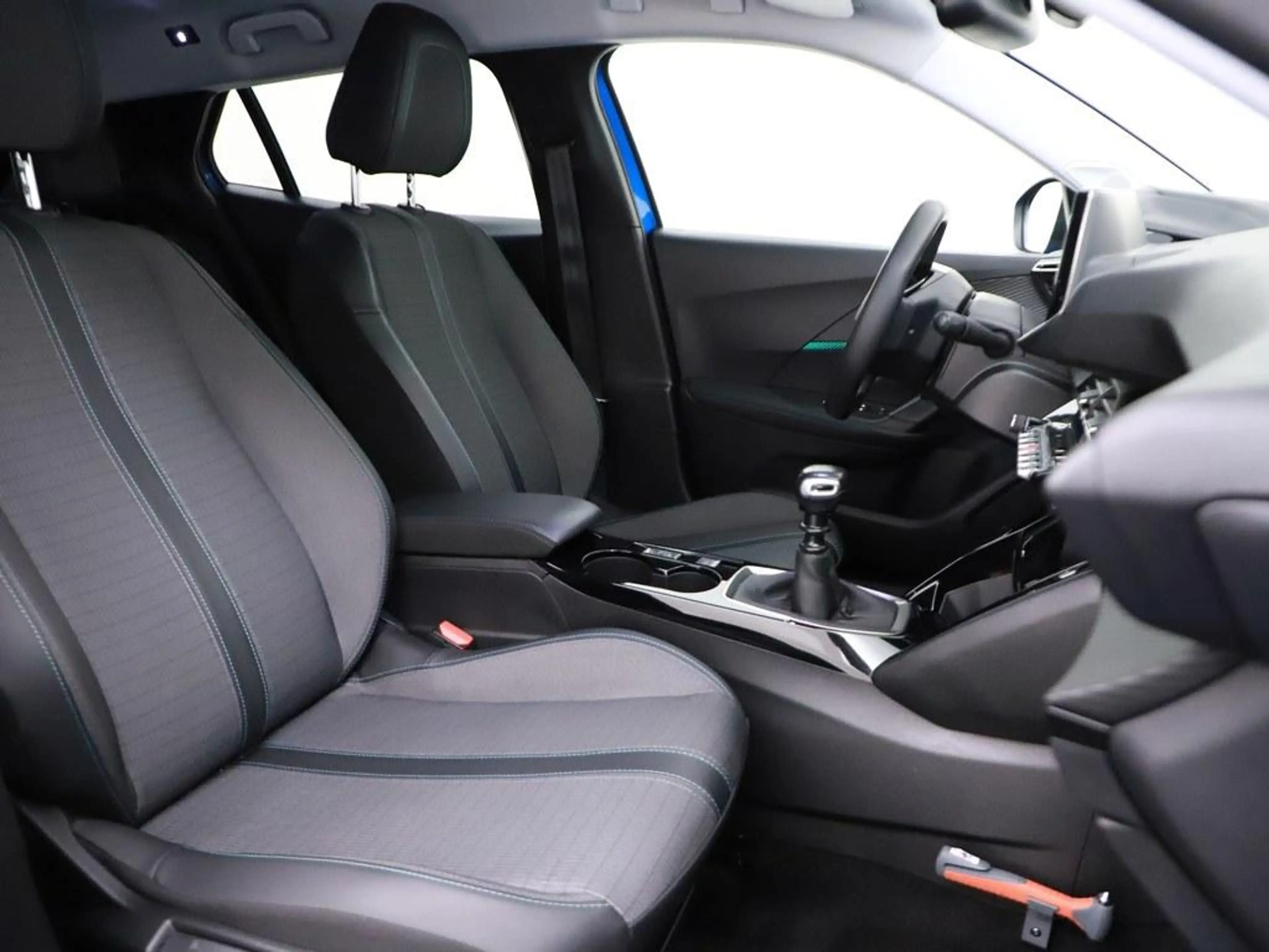 Peugeot 2008 1.2T 130pk Allure Pack Camera/Nav/Ecc/Led/Keyless — photo 4