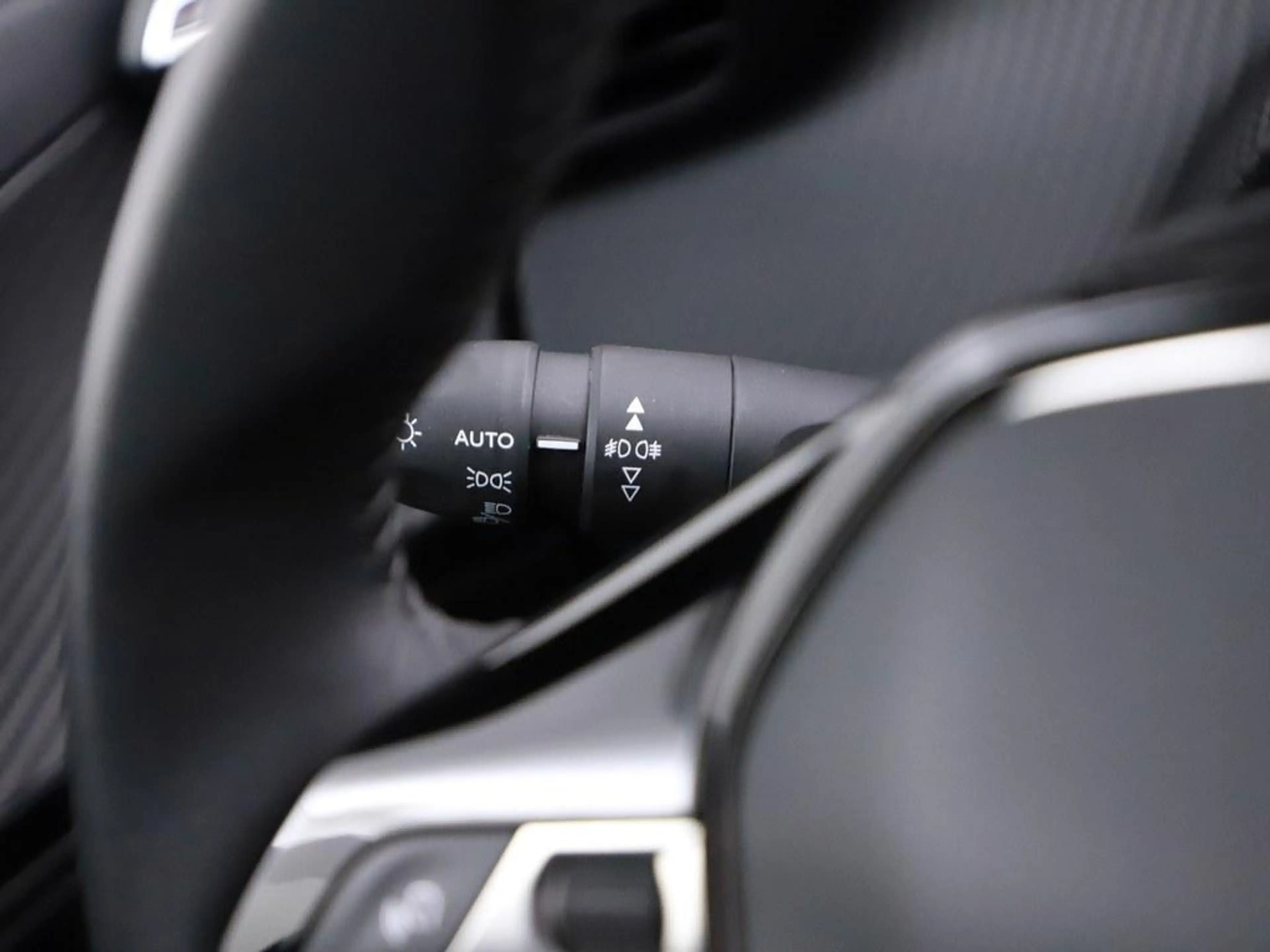 Peugeot 2008 1.2T 130pk Allure Pack Camera/Nav/Ecc/Led/Keyless — photo 8