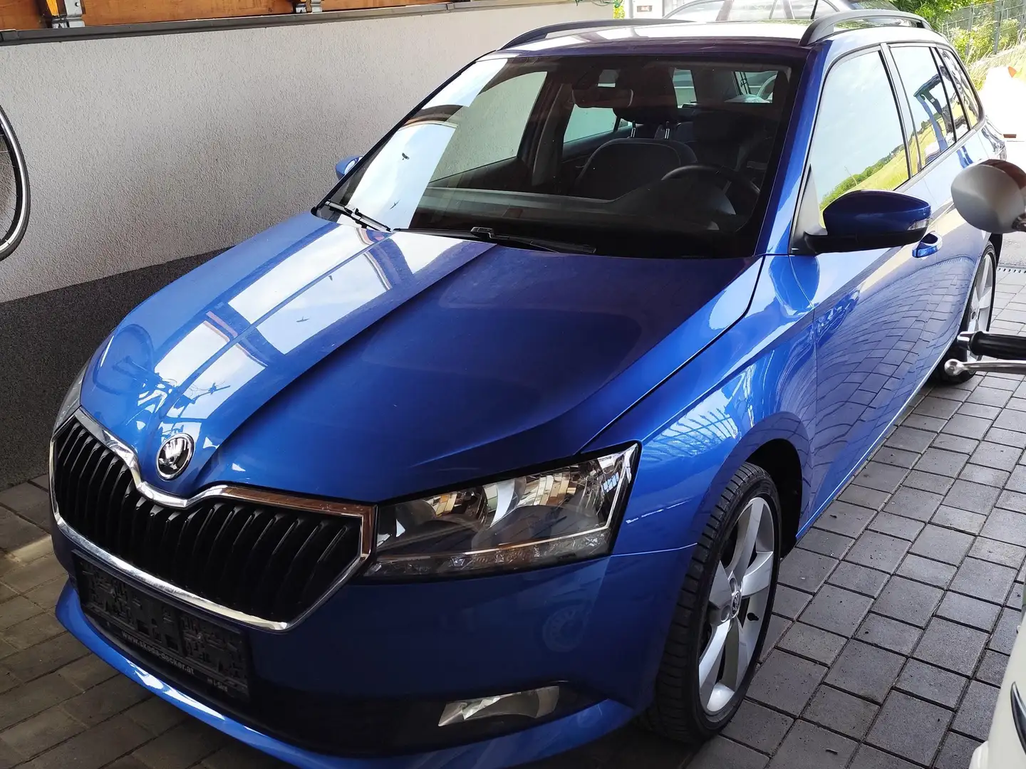 Skoda Fabia Blau - 1