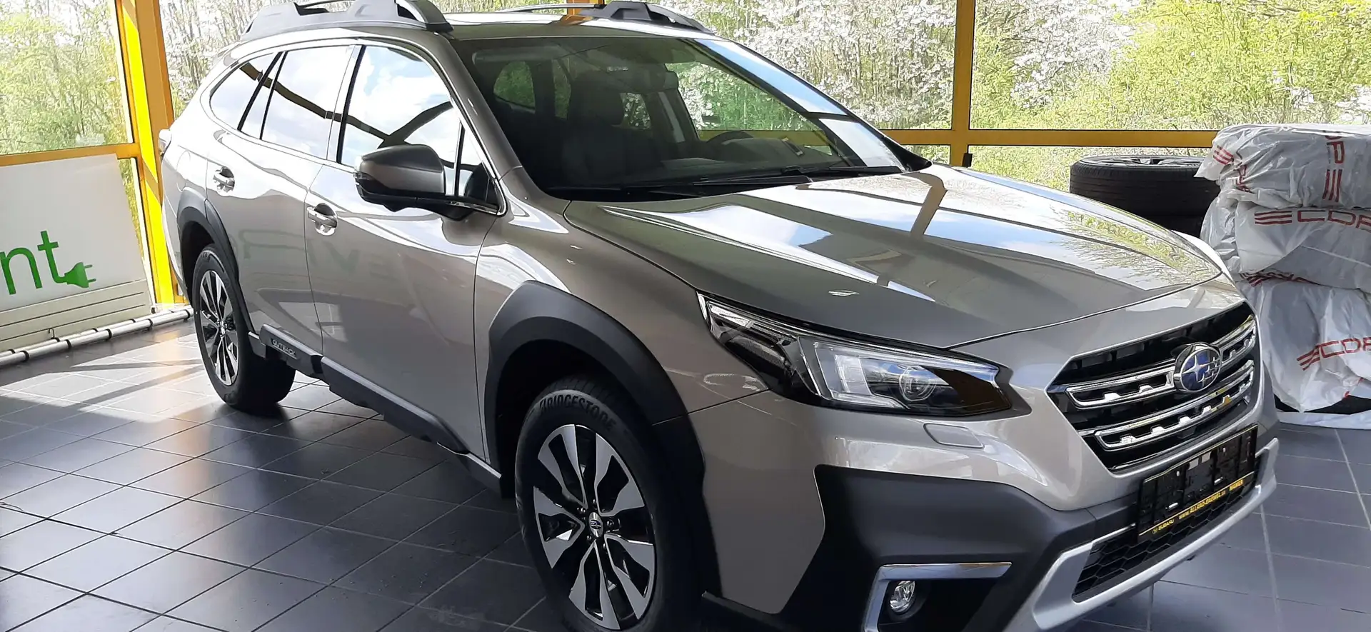 Subaru OUTBACK Outback 2.5i Premium Mod\u0027 25*8 J.-GARANt*SOFO Gold - 1