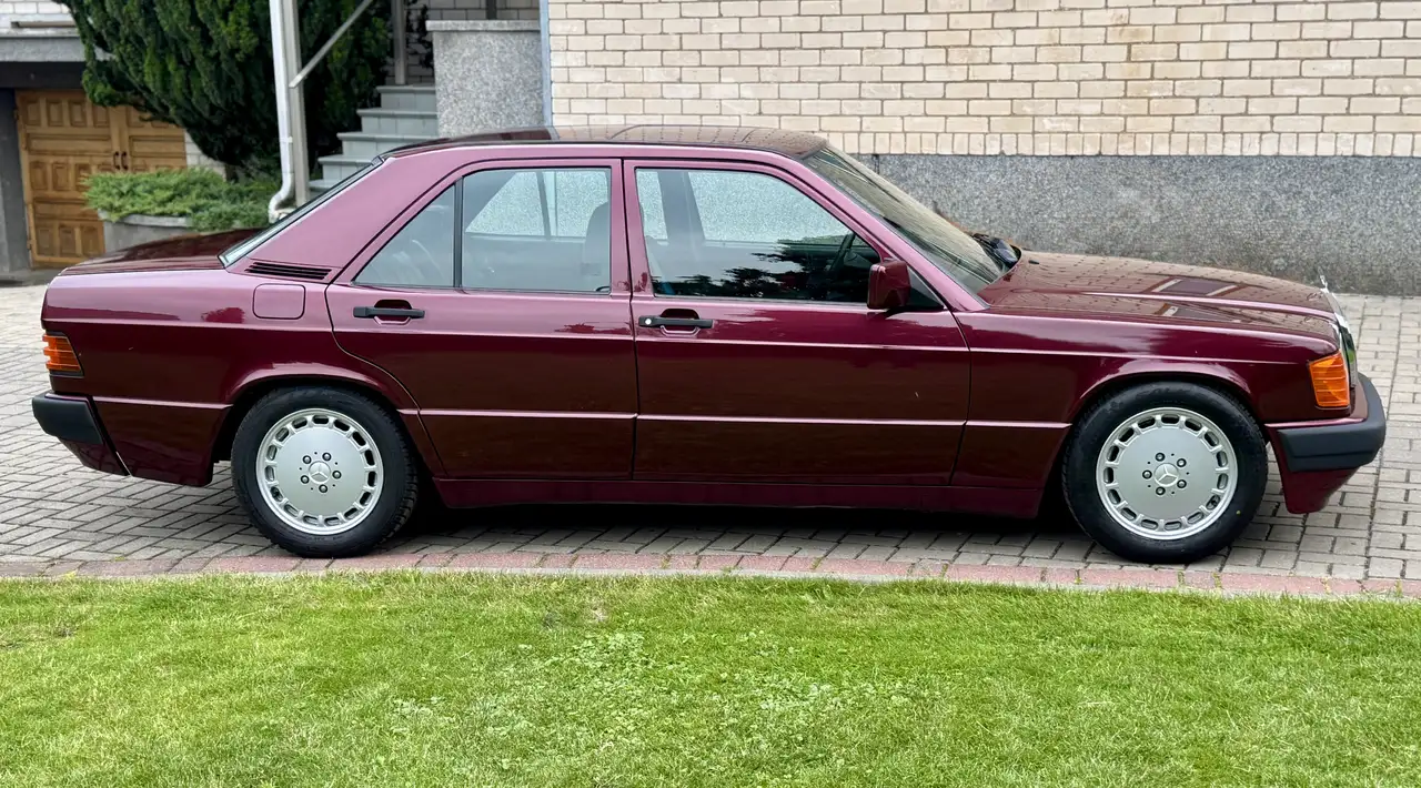 Mercedes-Benz 190 E 1.8 Avantgarde rosso, foto 3