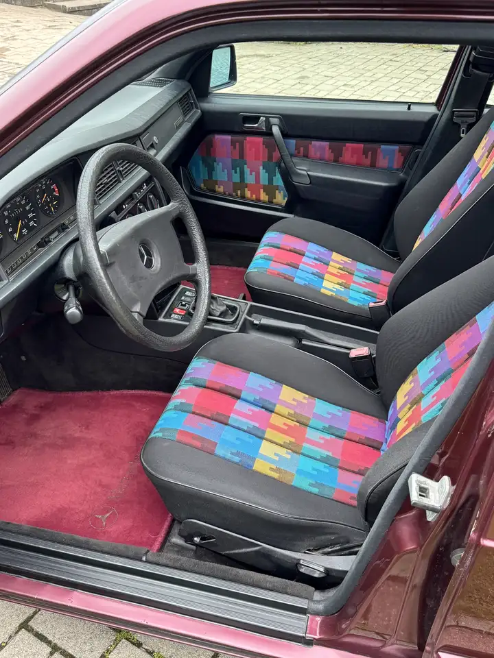 Mercedes-Benz 190 E 1.8 Avantgarde rosso, foto 9