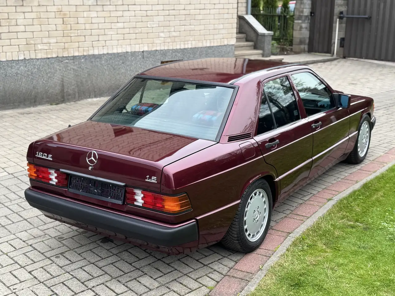 Mercedes-Benz 190 E 1.8 Avantgarde rosso, foto 4