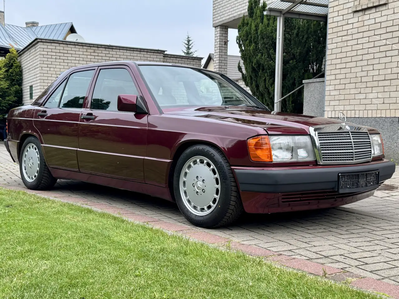 Mercedes-Benz 190 E 1.8 Avantgarde rosso, foto 5