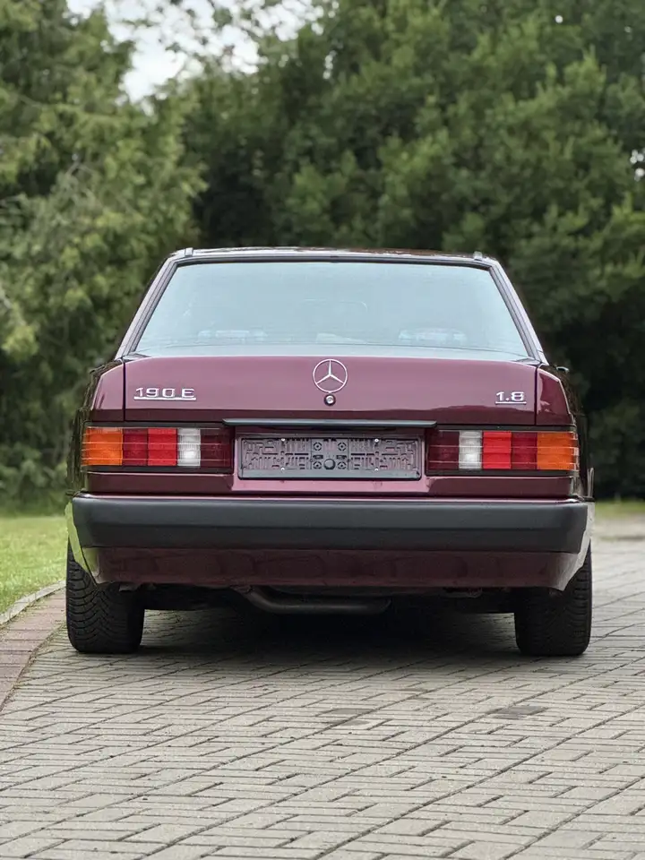Mercedes-Benz 190 E 1.8 Avantgarde rosso, foto 6
