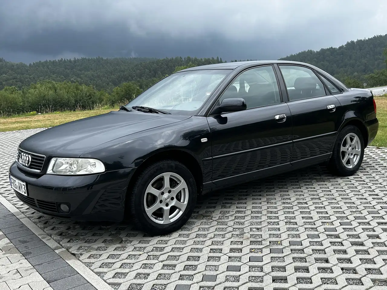 Audi A4 Facelift 1.6 Benziner *SHZ/BT/Klima*, foto 9