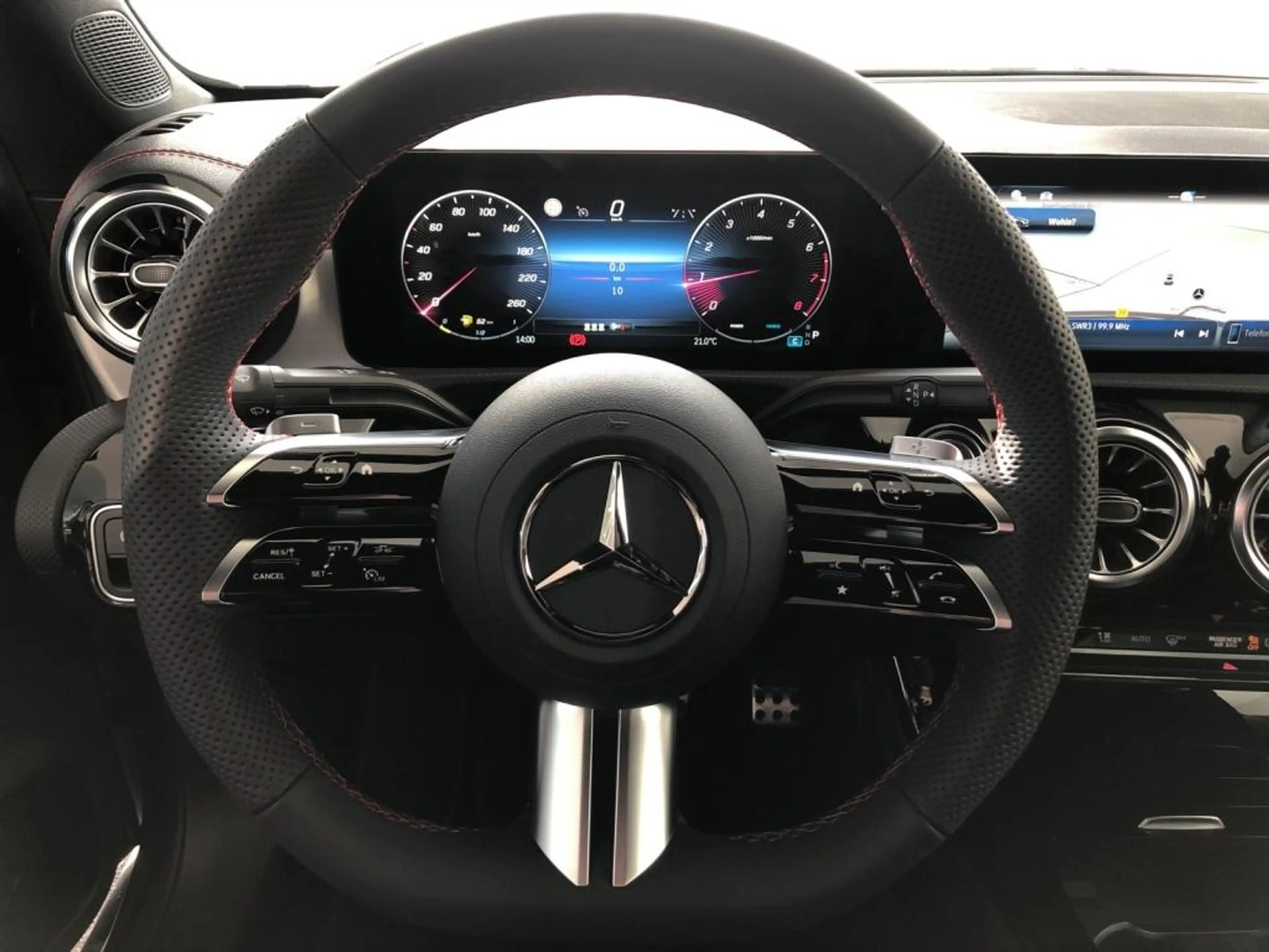 Mercedes-Benz CLA 200 Coupe AMG+ILS+MBUX+MBeam+Night+Wide+Cam — photo 11