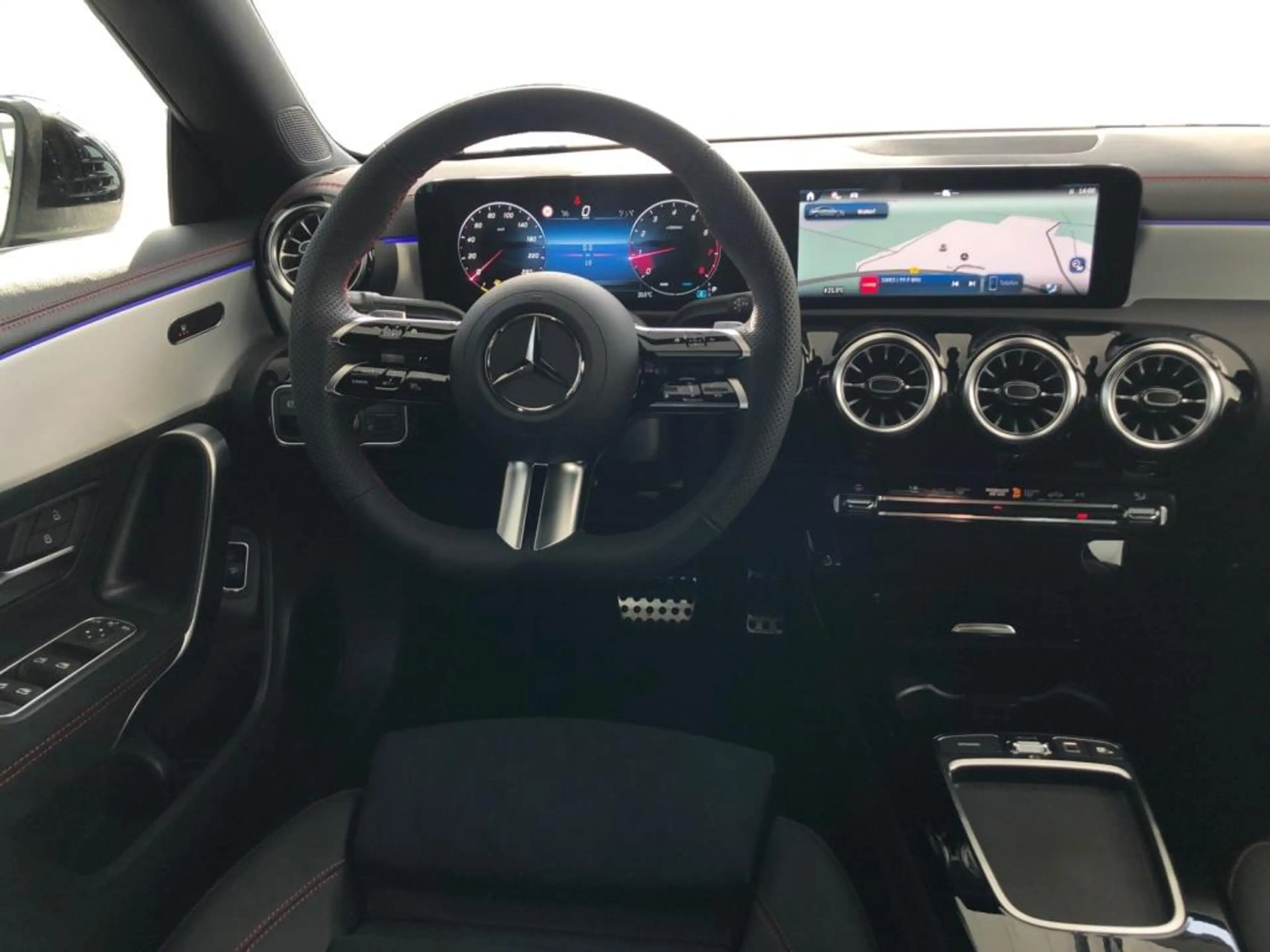Mercedes-Benz CLA 200 Coupe AMG+ILS+MBUX+MBeam+Night+Wide+Cam — photo 5