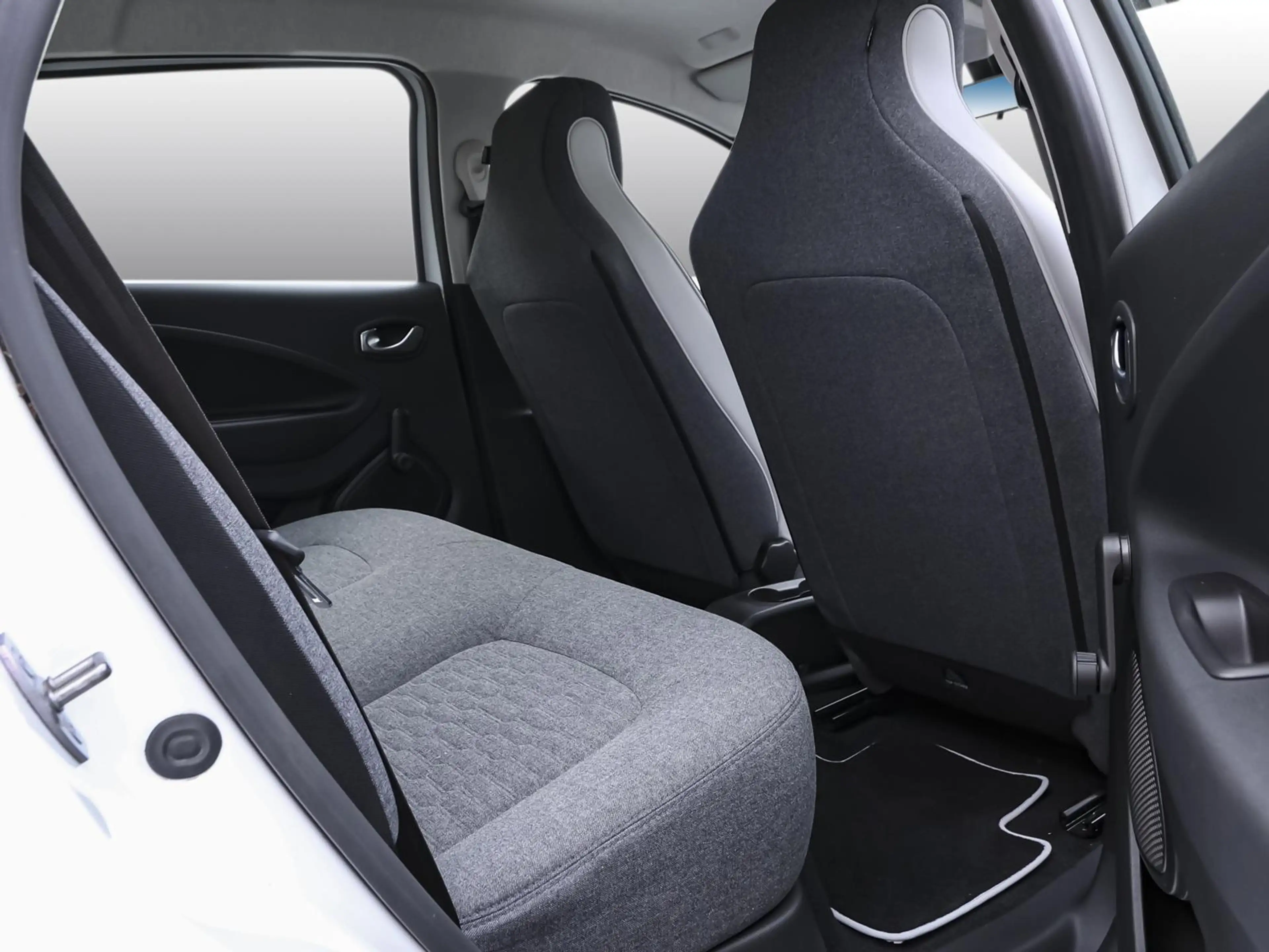 Renault ZOE E-Tech EV50 135 KLIMA NAVI PDC RFK GJR — photo 4