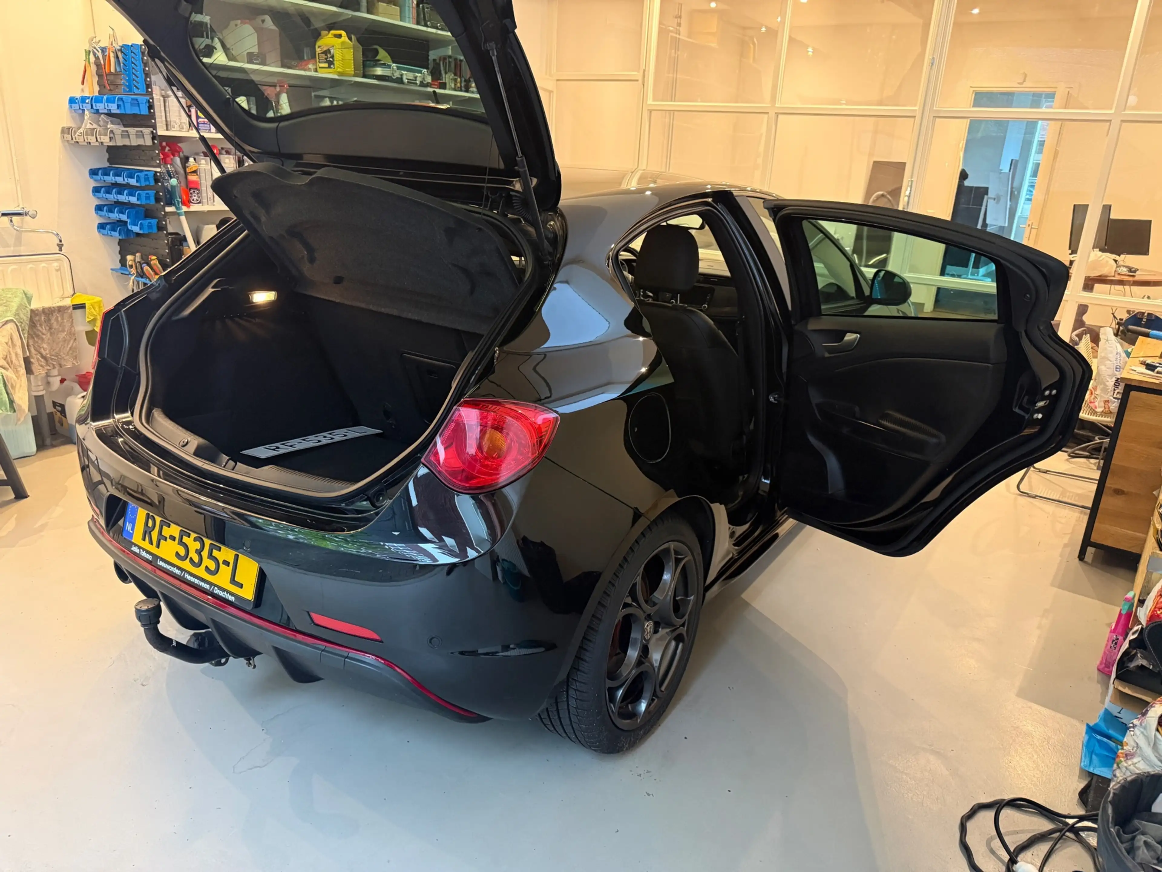 Alfa Romeo Giulietta 1.4 Turbo MultiAir Super AUTOMAAT Black Leather Ed — photo 6
