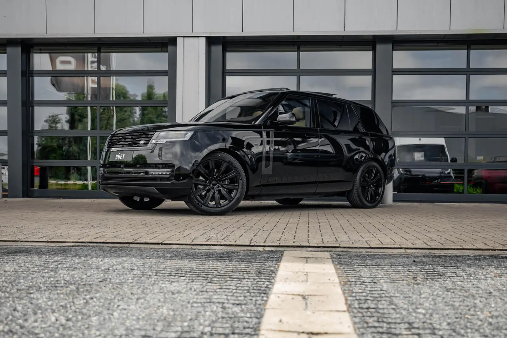 Land Rover Range Rover MY25 - LWB - HSE - P460e - Pano - Black Ext. - ... Zwart - 1
