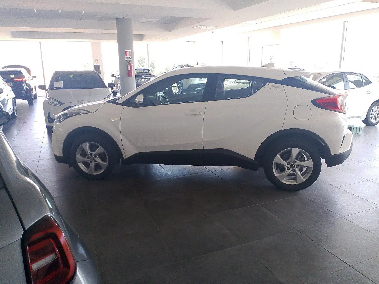 Toyota C-HR 004454 1.2 Turbo Active Wit - 2