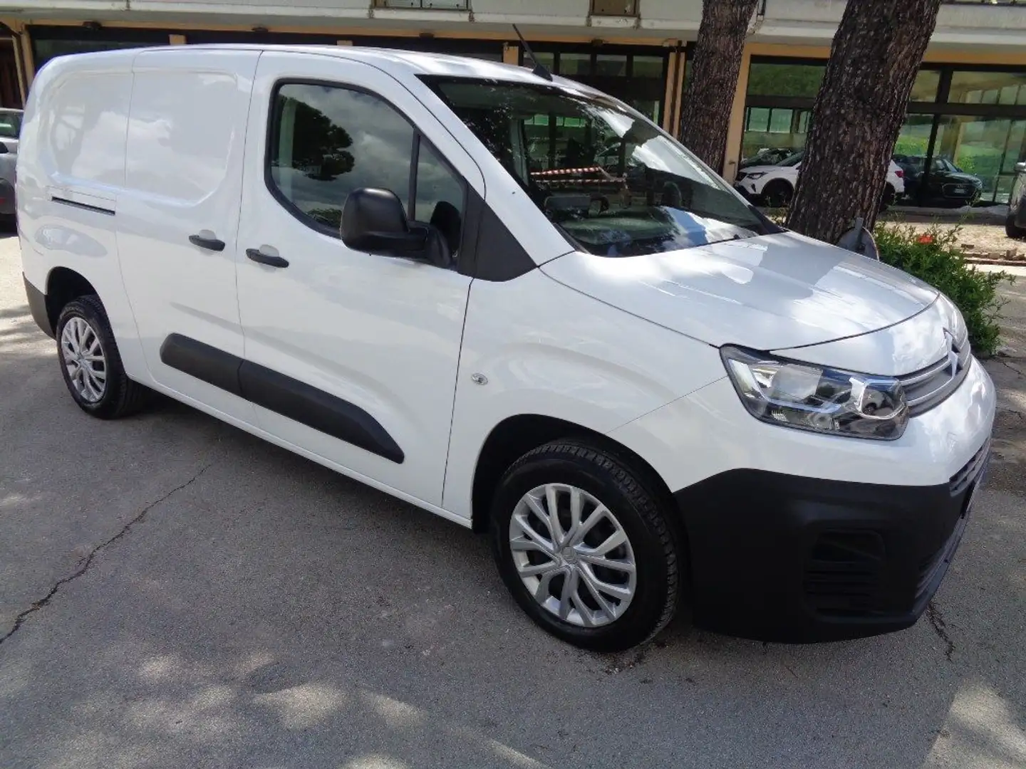 Citroen Berlingo BlueHDi 100 S&S Van XL Club KM54000 L2 Blanc - 2