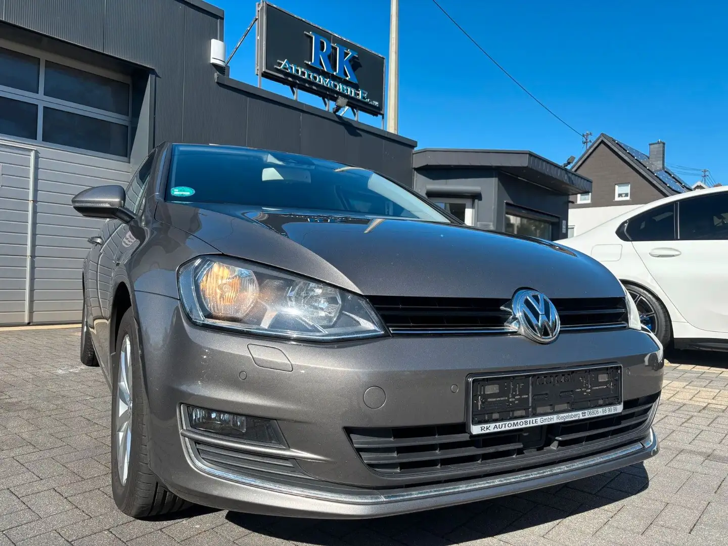 Volkswagen Golf VII Lim. Lounge BMT Grau - 1