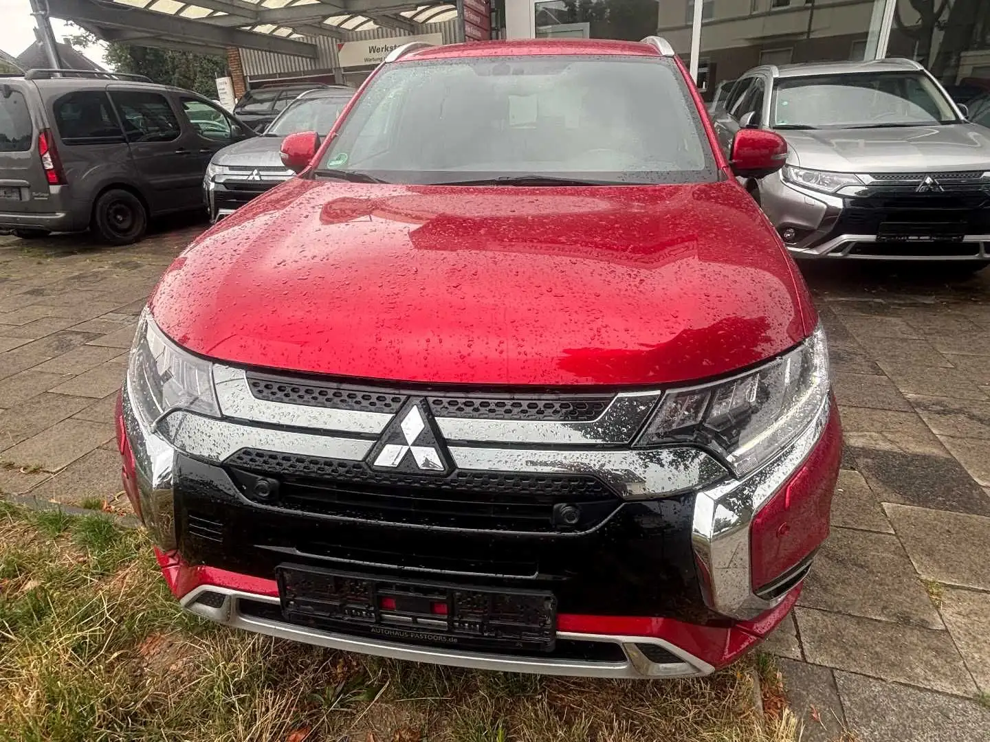 Mitsubishi Outlander PHEV+ Diamant-Paket 2.4 MIVEC 4WD Rot - 2