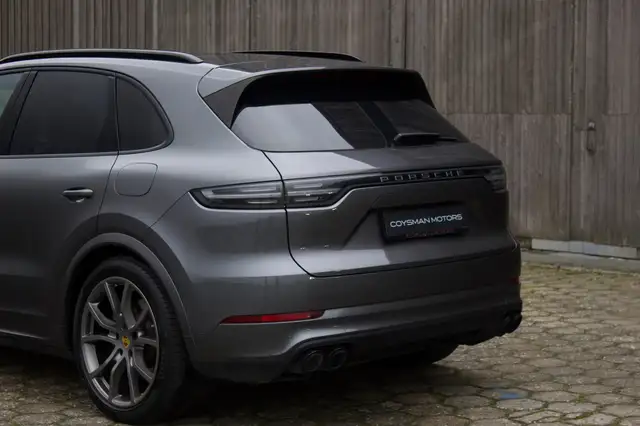 Porsche Cayenne view 5