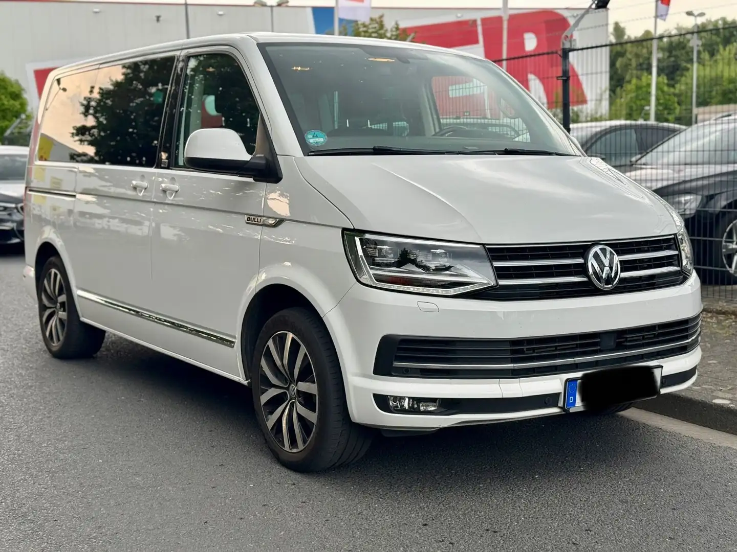 Volkswagen T6 Multivan Generation Six Navi LED ACC AHK RüK Weiß - 2