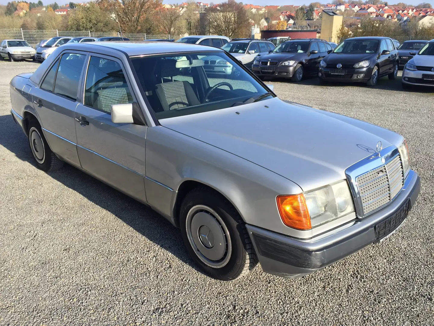 Mercedes-Benz 200 E Automatik*SHD*Sportsitze Karo Schwarz* Argintiu - 2