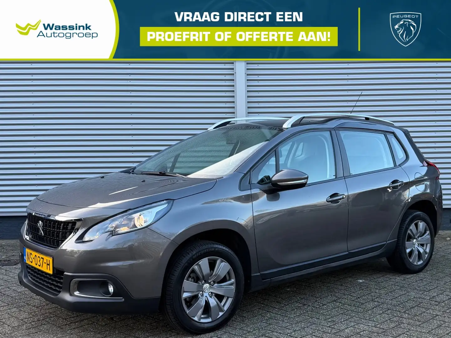 Peugeot 2008 1.2 Blue Lion 82pk Automaat | Navigatie | Cruise C Grau - 1