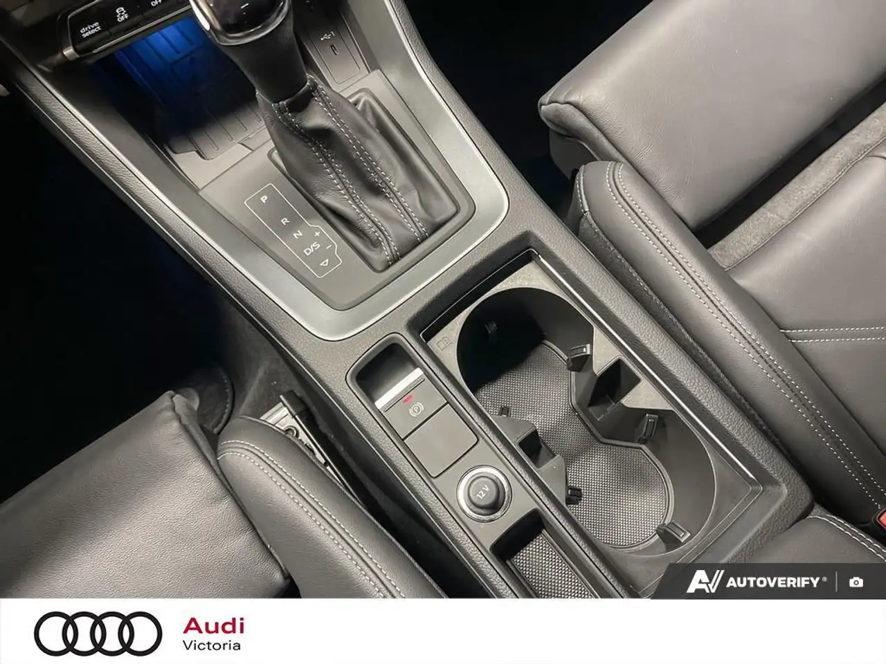 Audi Q3 снимка Audi Q3