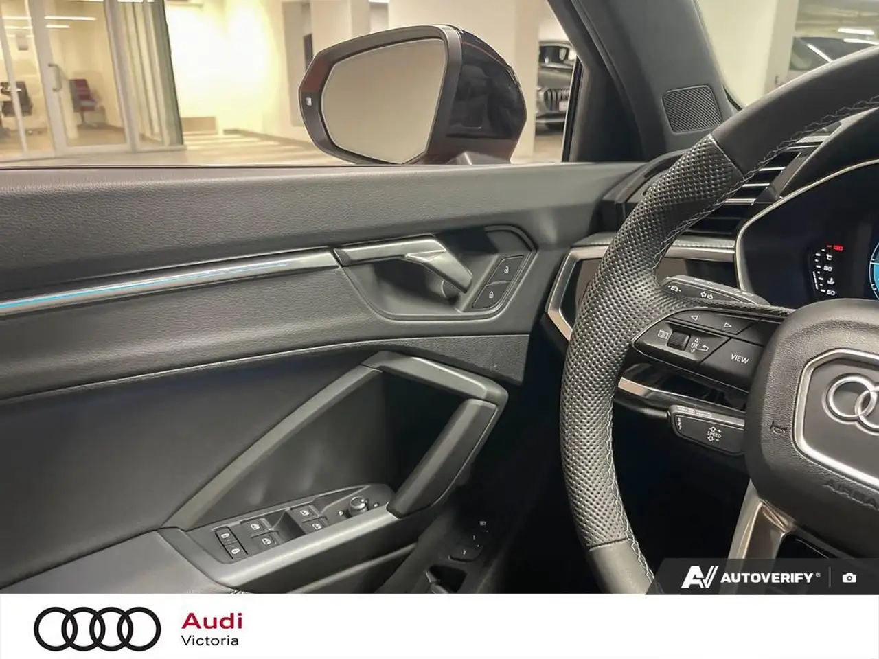 Audi Q3 снимка Audi Q3