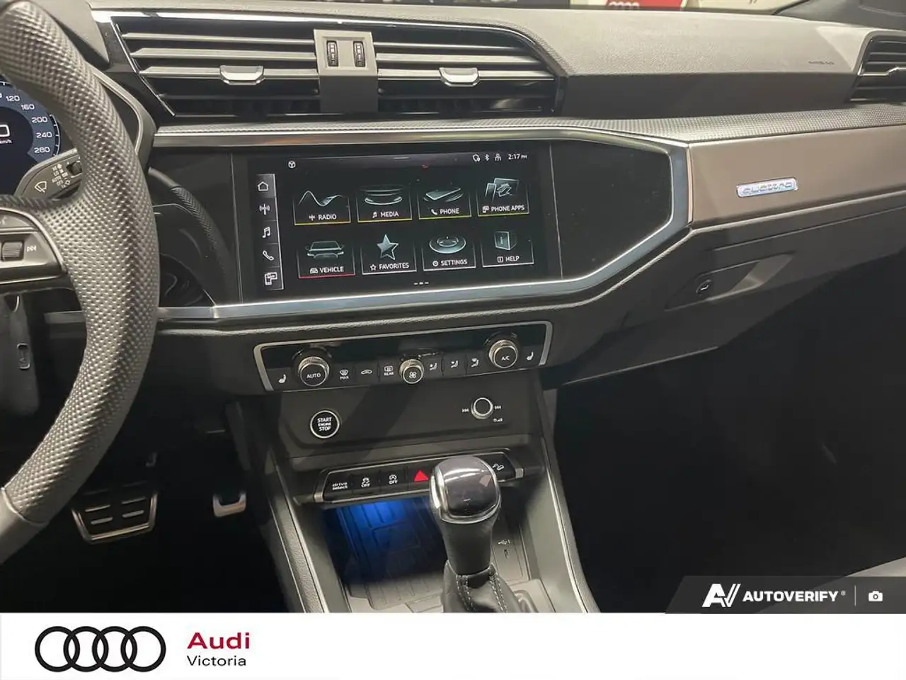 Audi Q3 снимка Audi Q3