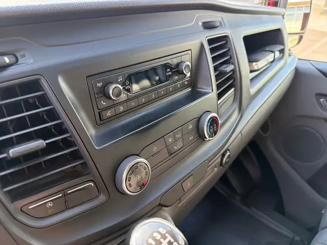 Ford Transit Custom view 9