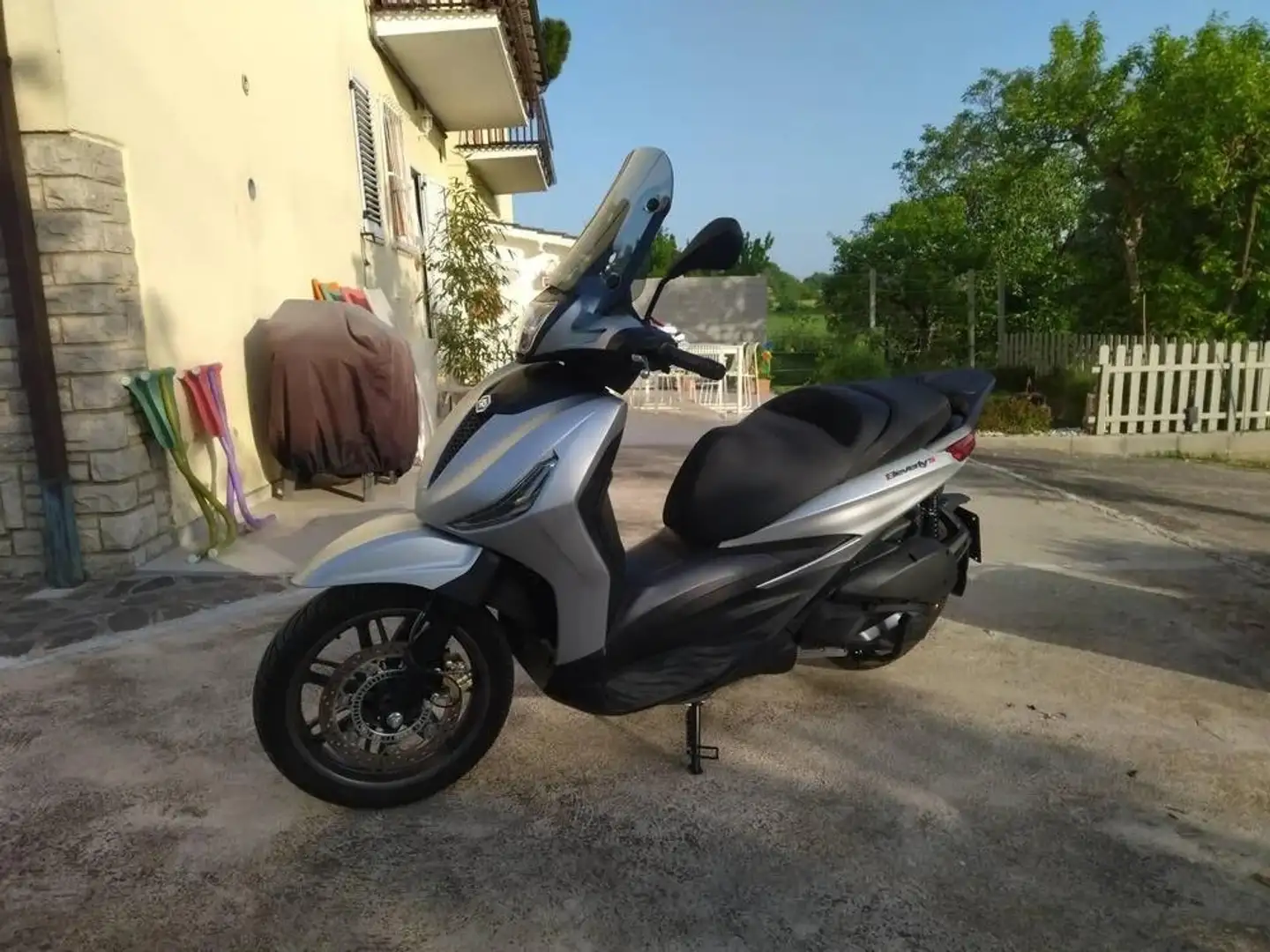 Piaggio Beverly 300 Grigio - 1