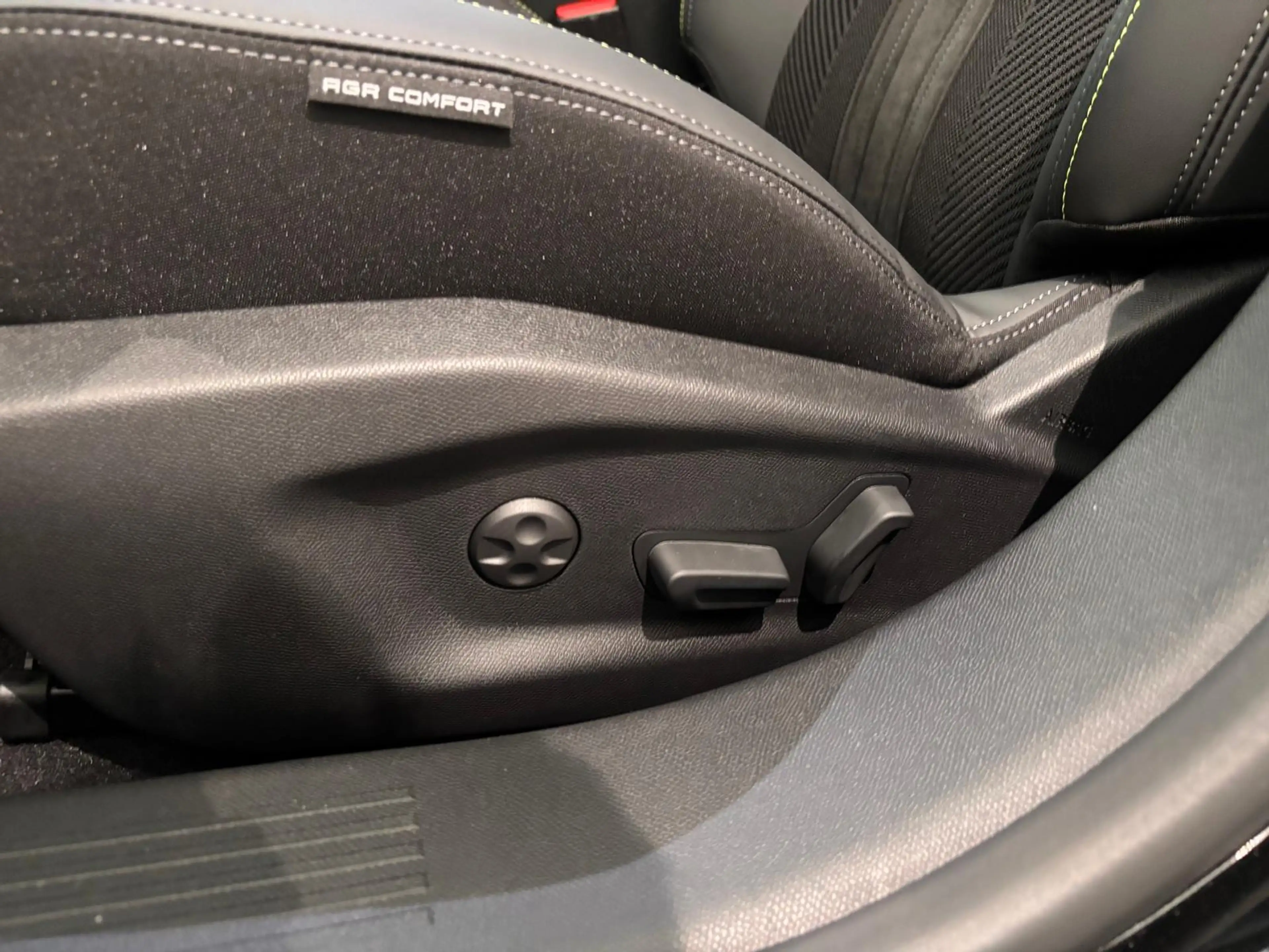Peugeot 308 e-308 SW GT 54 kWh Climate Control | Voorstoelen E — photo 14