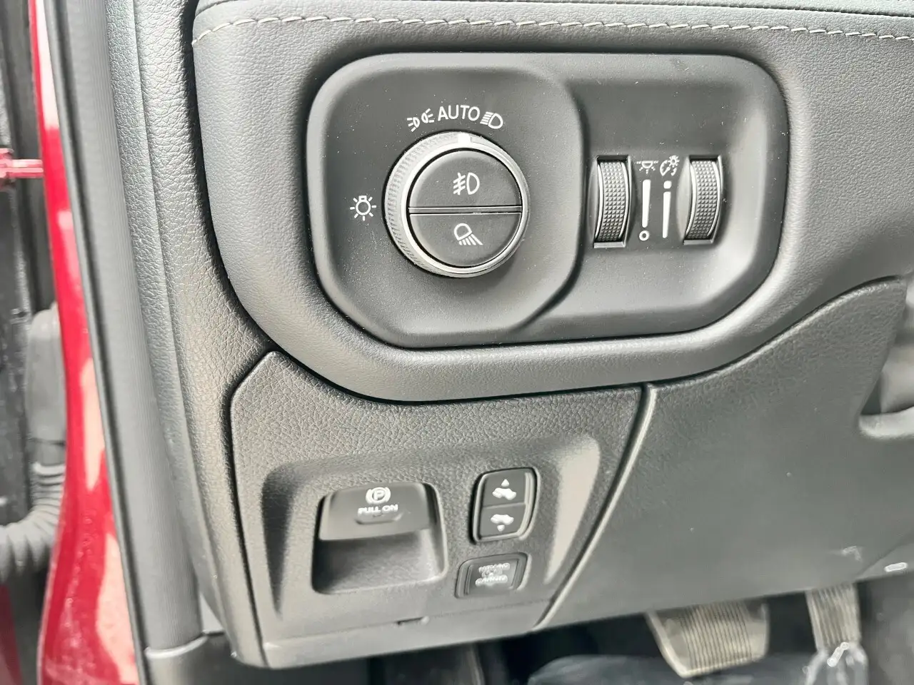 RAM 1500 снимка RAM 1500