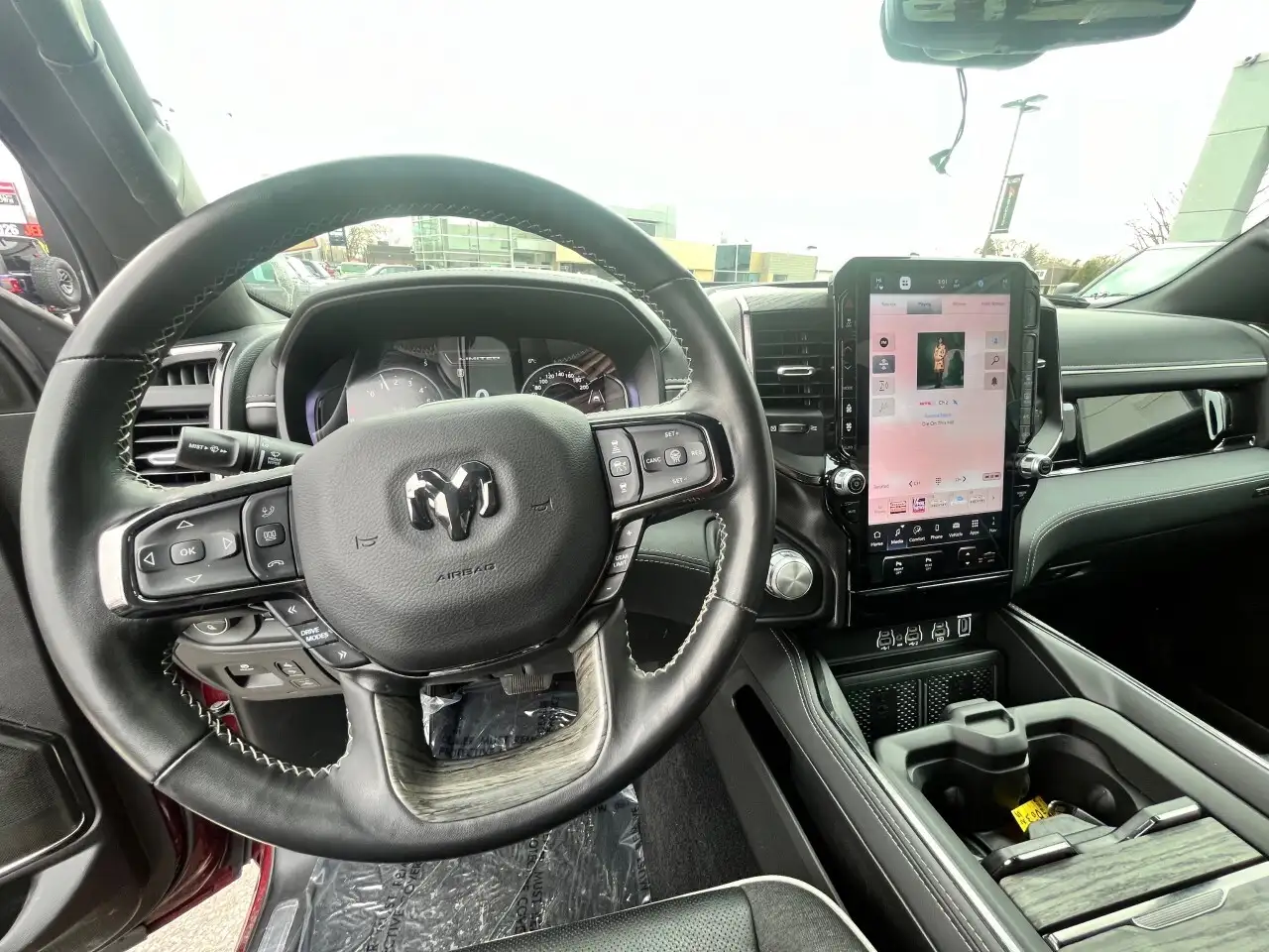 RAM 1500 снимка RAM 1500