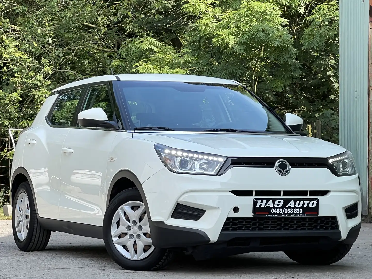 SsangYong Tivoli 1.6i e-XGi 2WD//B.AUTO//EURO6B//CLIM - 2