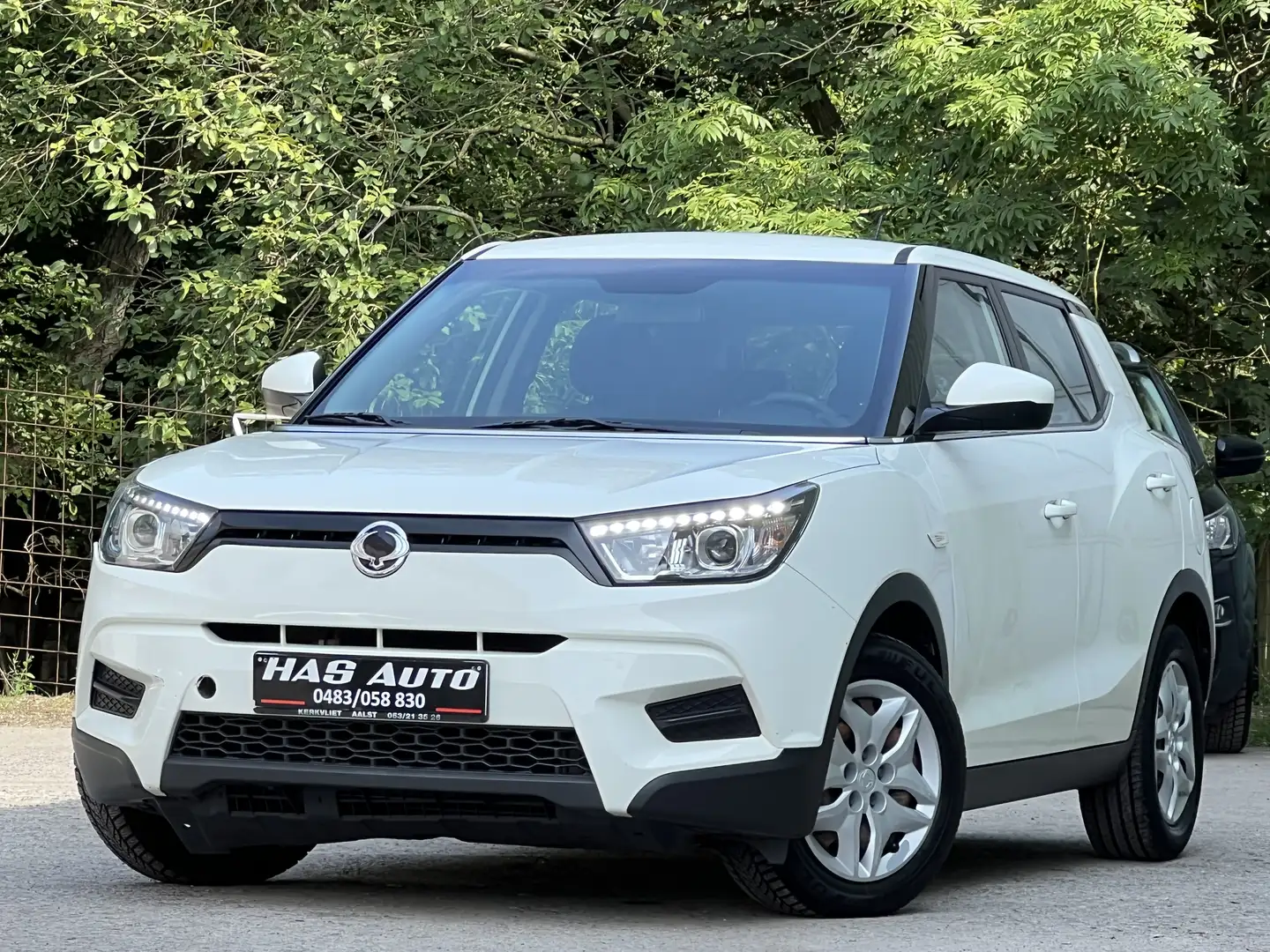 SsangYong Tivoli 1.6i e-XGi 2WD//B.AUTO//EURO6B//CLIM - 1