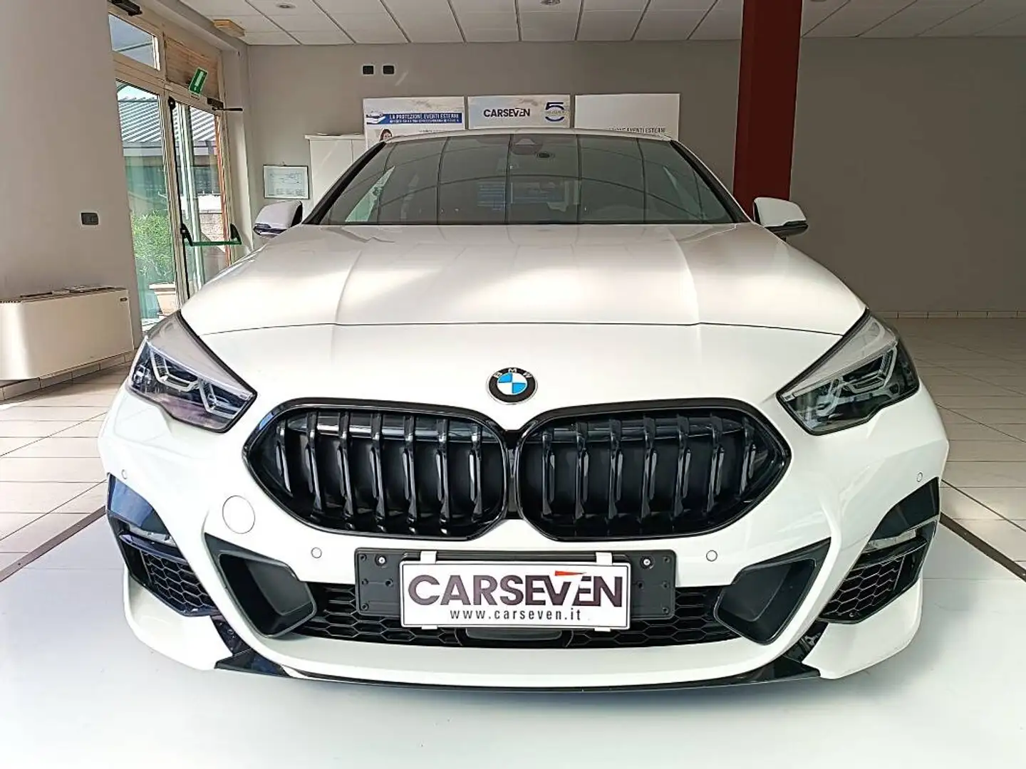 BMW 216 216d Msport auto Weiß - 2
