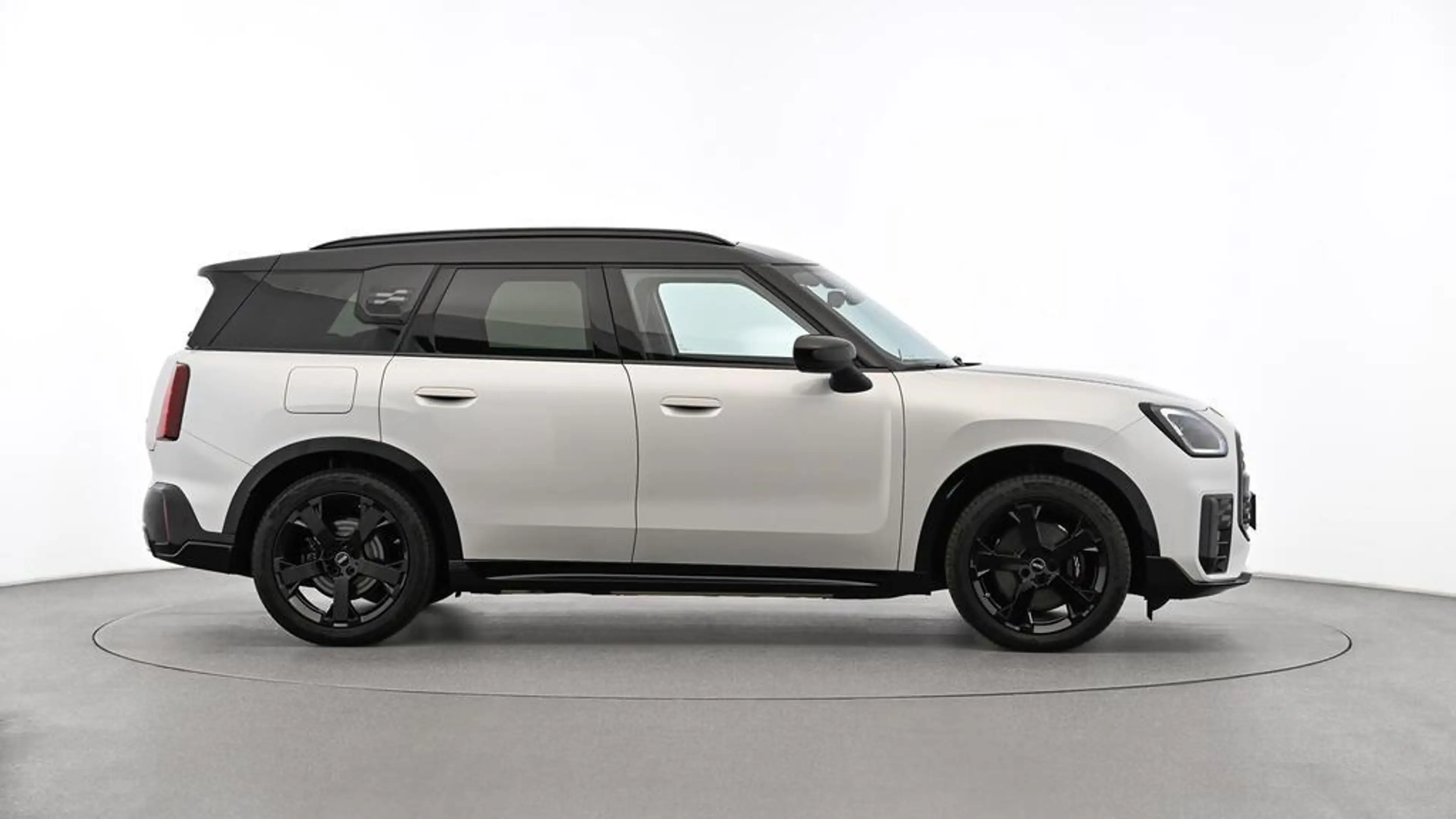 MINI Countryman E — photo 5