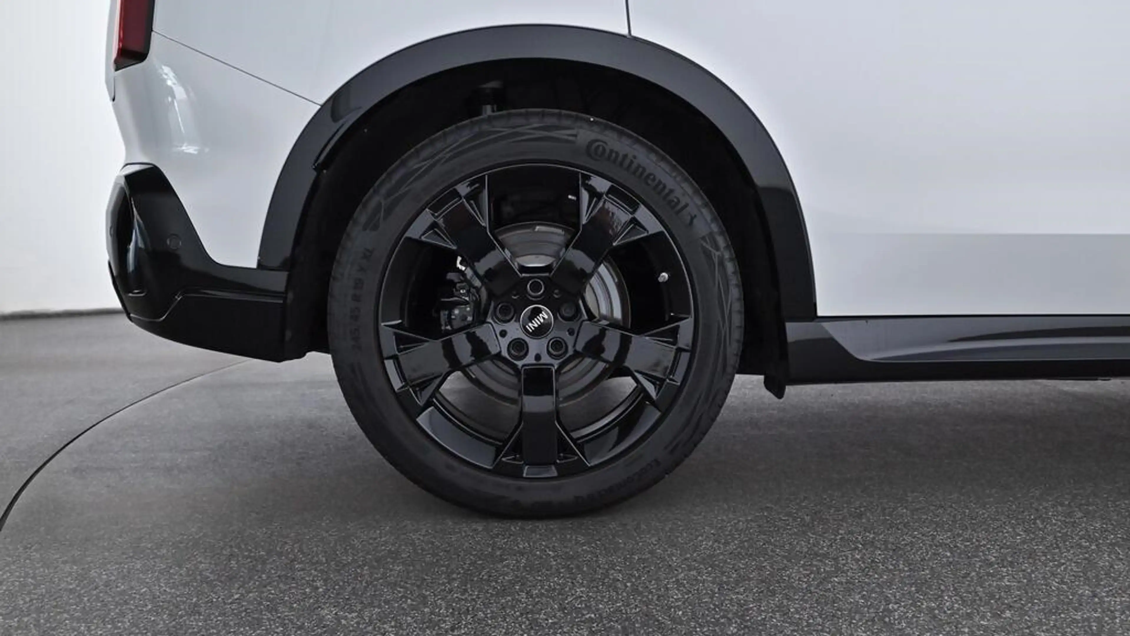 MINI Countryman E — photo 15