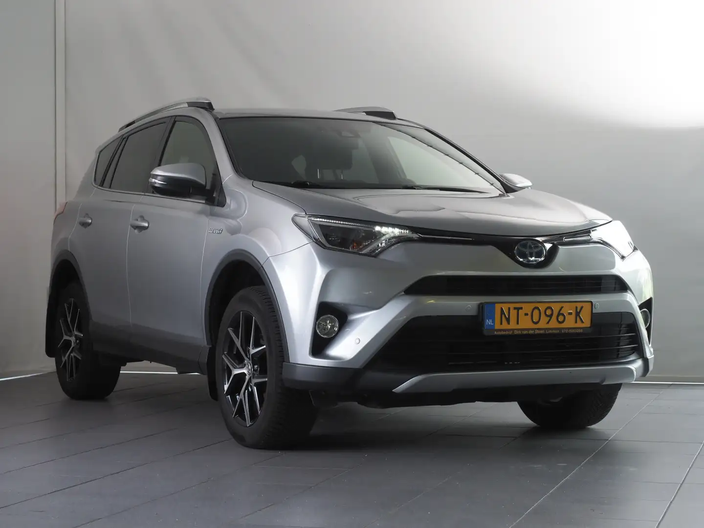 Toyota RAV 4 2.5 Hybrid Dynamic Sport | Inc. Trekhaak | Adaptiv Grijs - 2