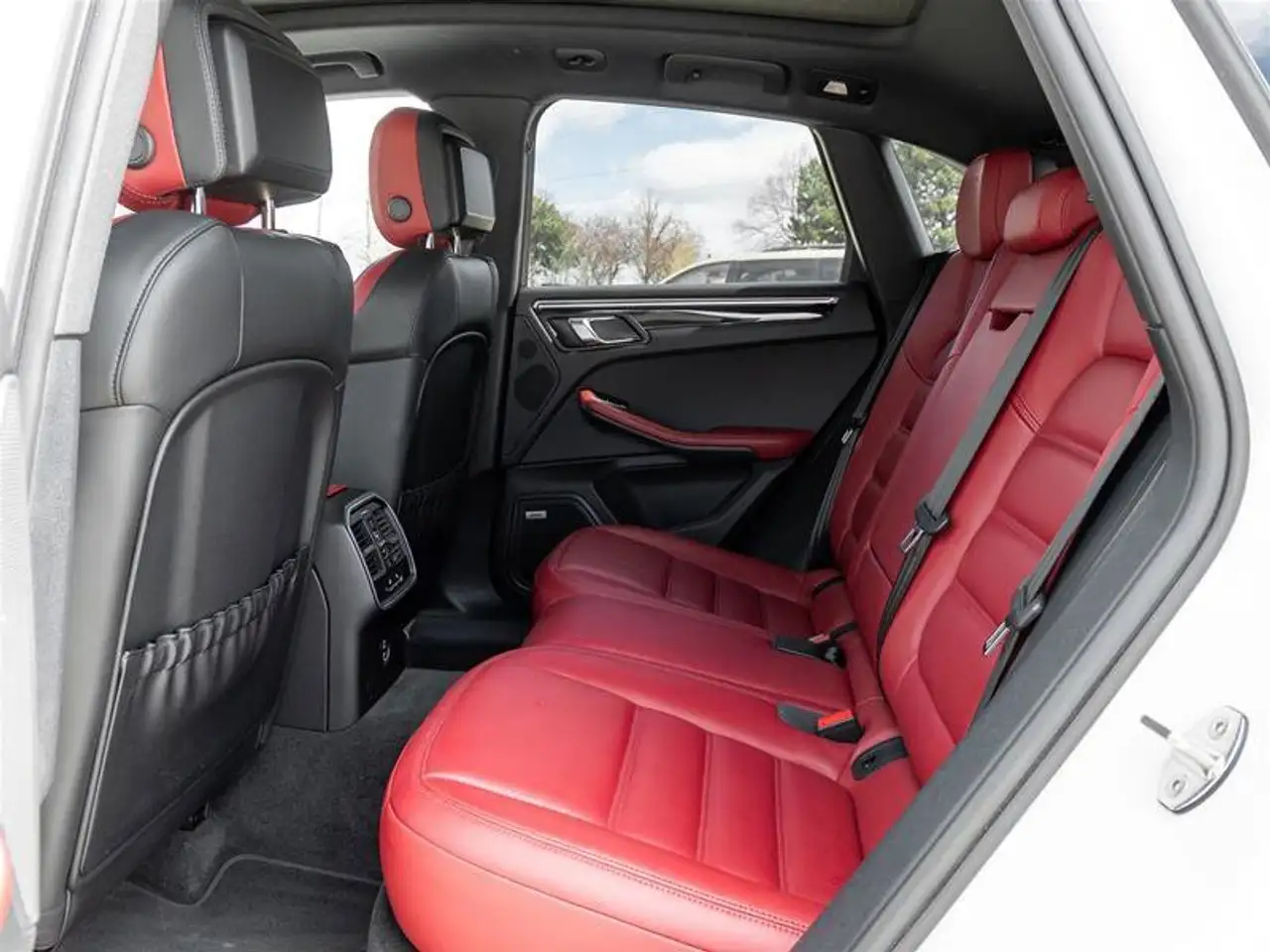Porsche Macan снимка Porsche Macan