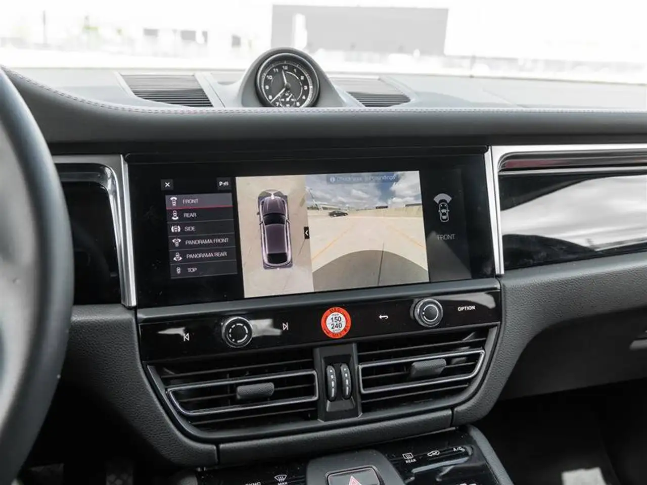 Porsche Macan снимка Porsche Macan