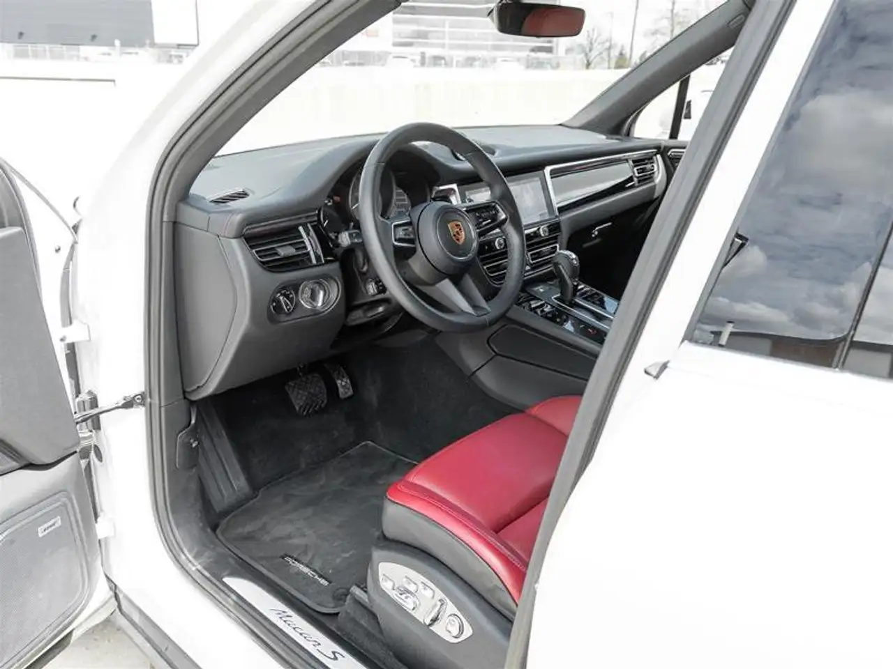 Porsche Macan снимка Porsche Macan
