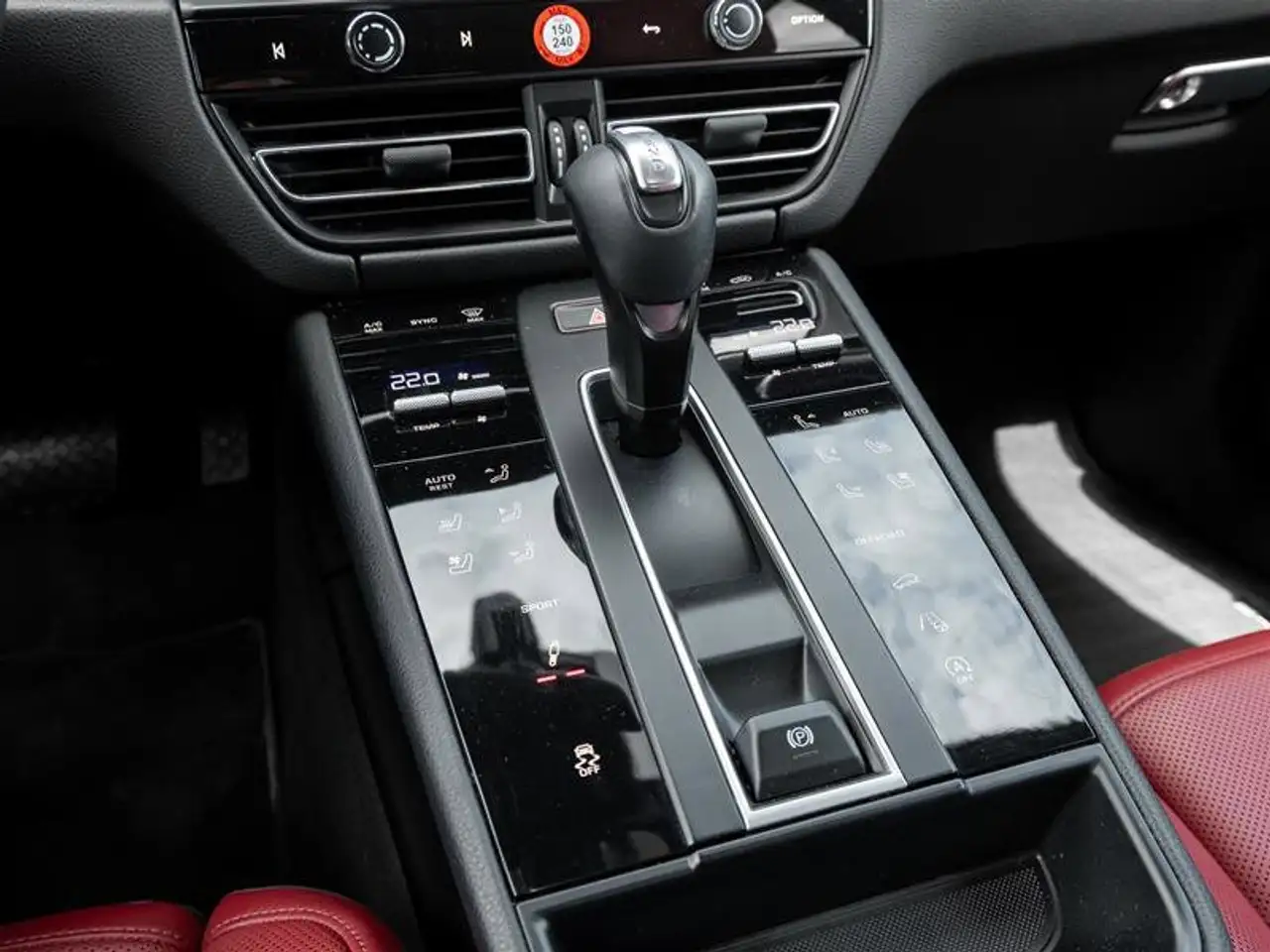 Porsche Macan снимка Porsche Macan